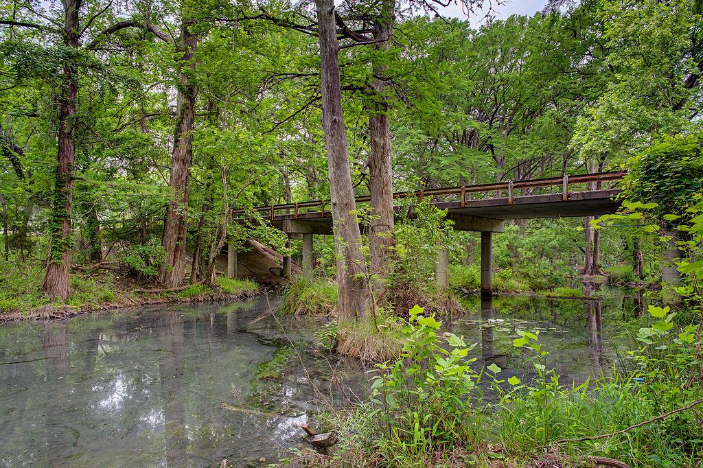 200 E Meadow Ln, Wimberley, TX 78676