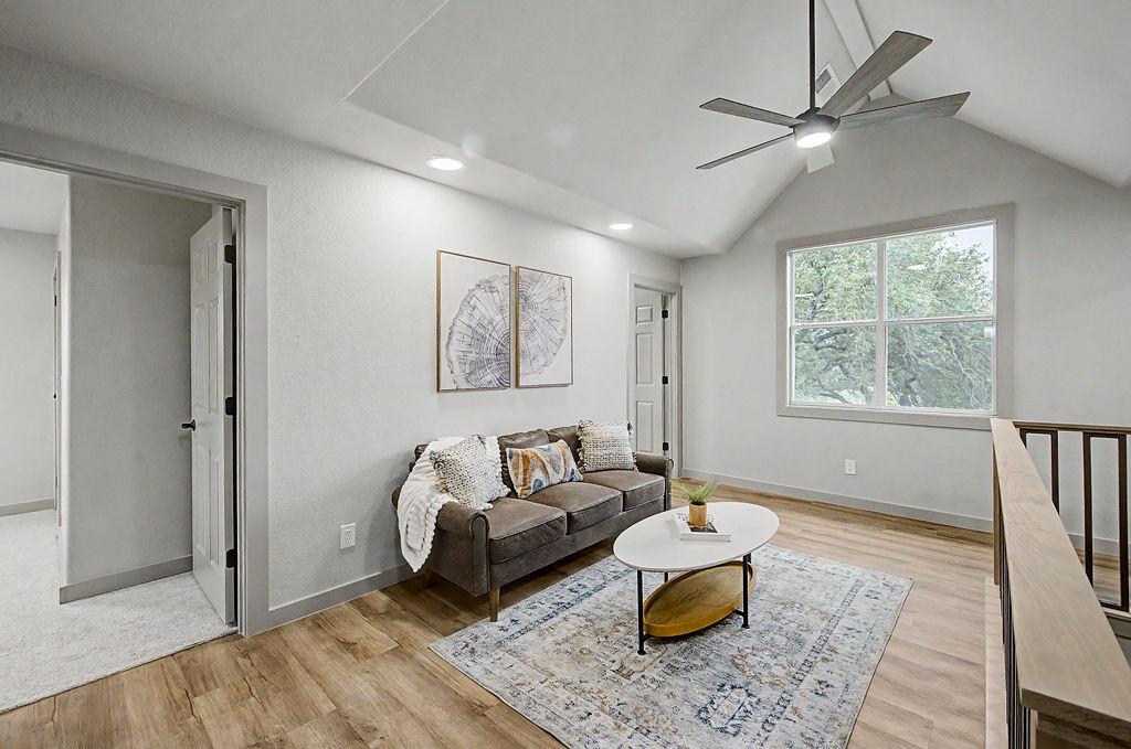 200 E Meadow Ln, Wimberley, TX 78676