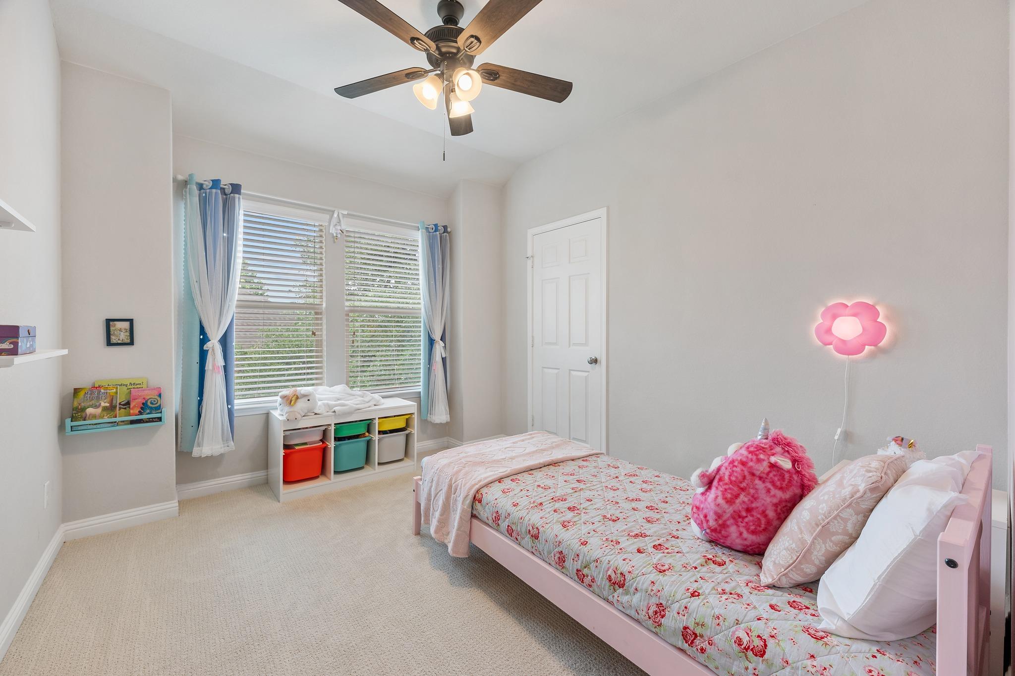 2417 Maxwell Dr, Leander, TX 78641
