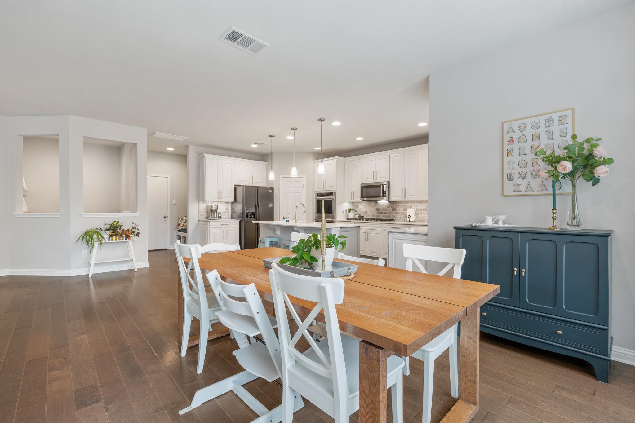 2417 Maxwell Dr, Leander, TX 78641