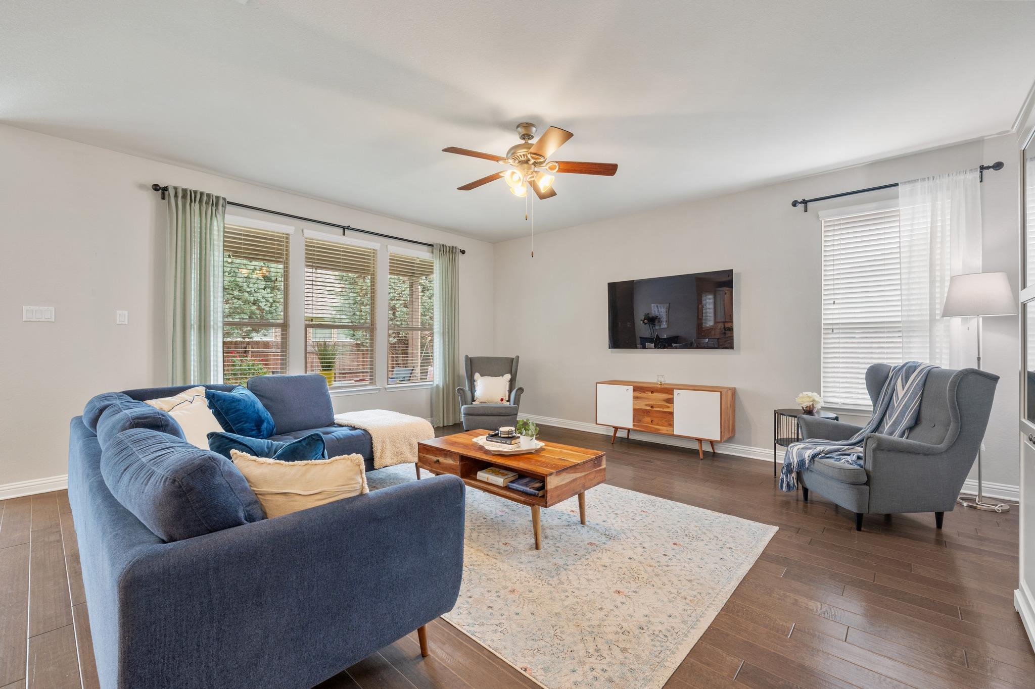 2417 Maxwell Dr, Leander, TX 78641