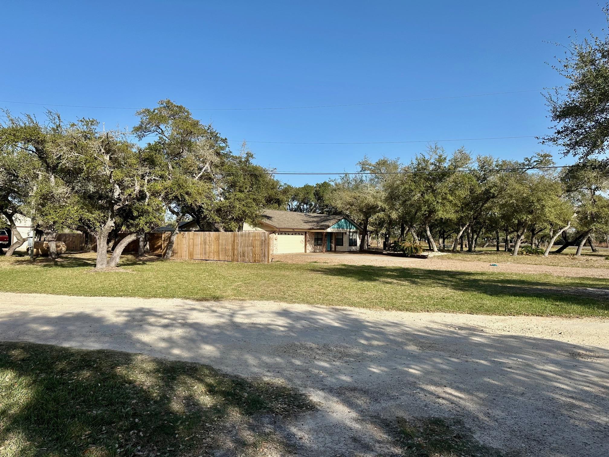 1522-1524 Sixteenth St, Rockport, TX 78382