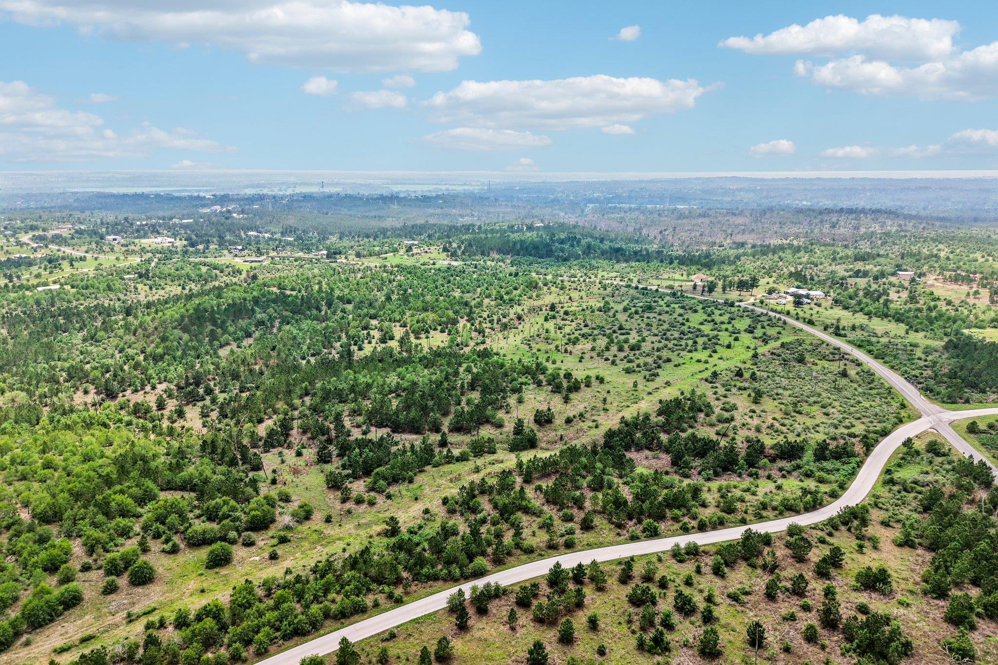 1213 Park Road 1C, Smithville, TX 78957