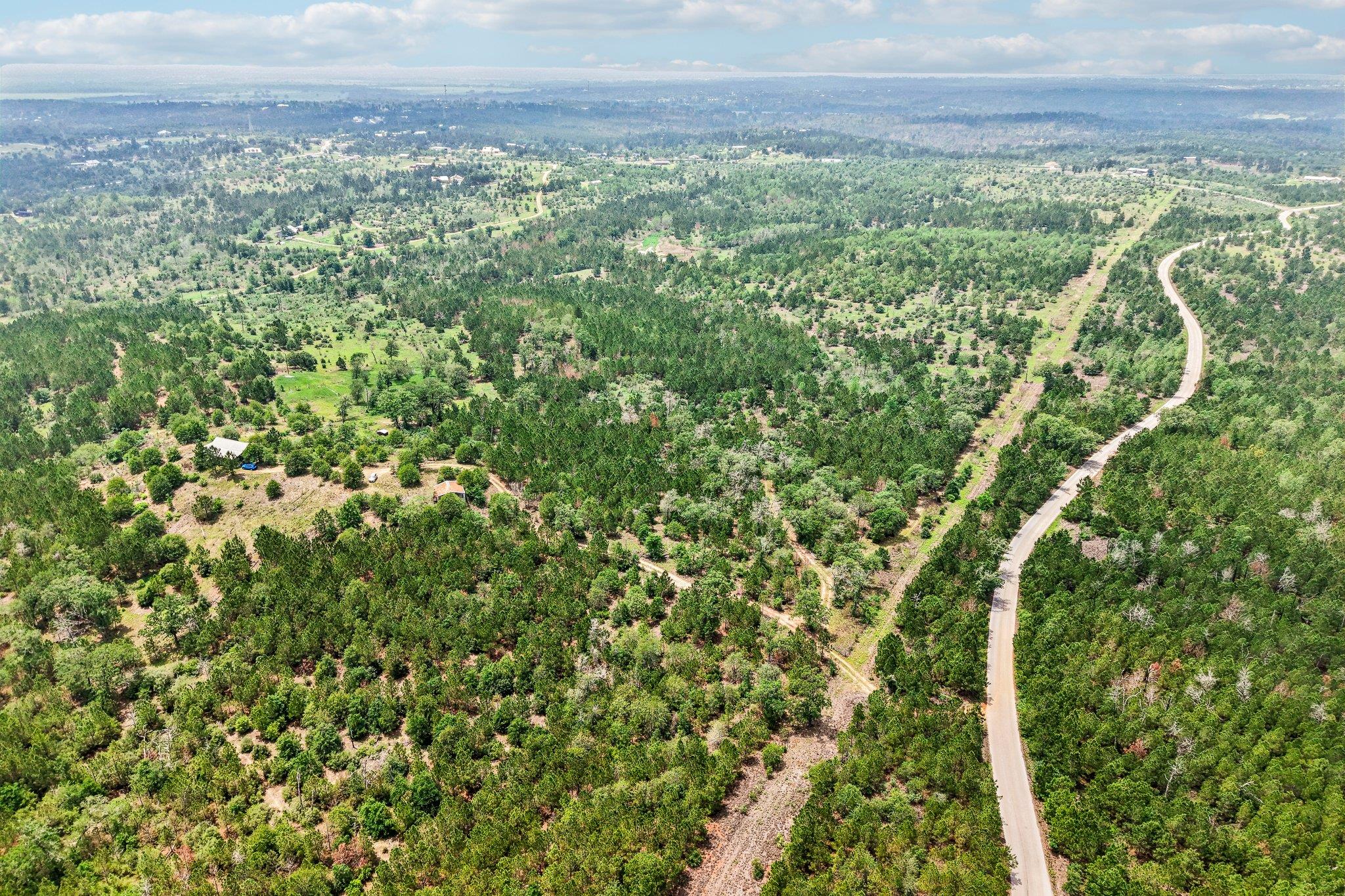 1213 Park Road 1C, Smithville, TX 78957