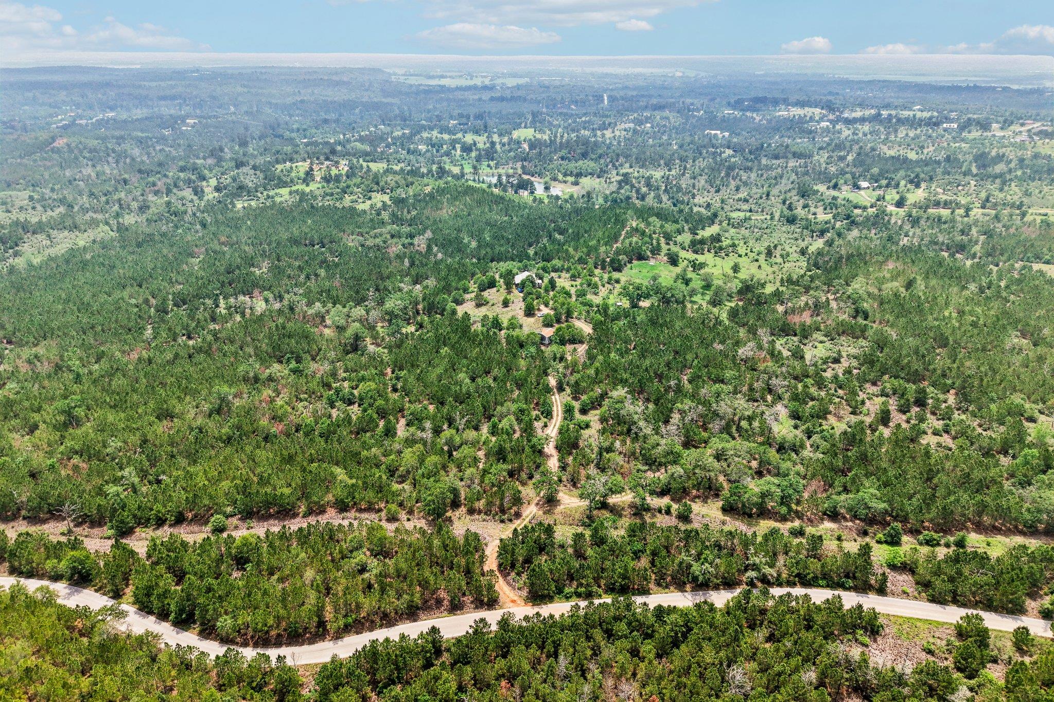 1213 Park Road 1C, Smithville, TX 78957