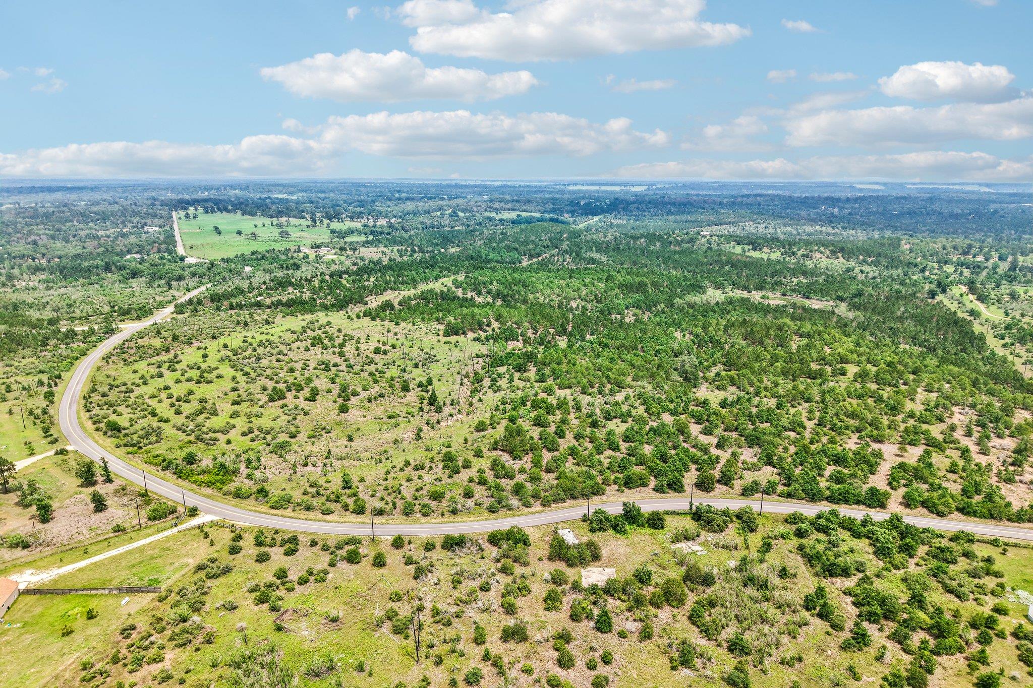 1213 Park Road 1C, Smithville, TX 78957