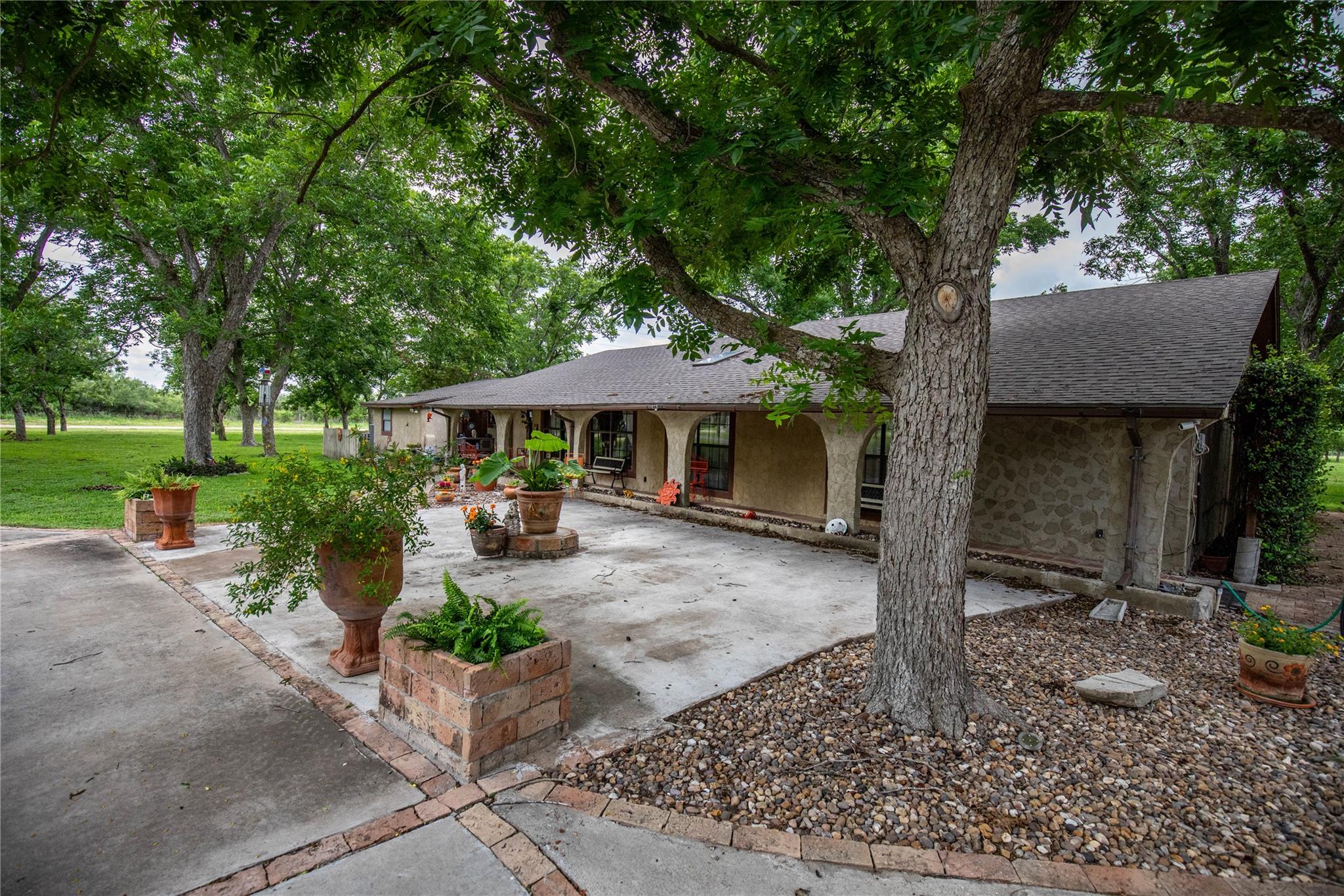 2432 County Road 402 B, Falfurrias, TX 78355