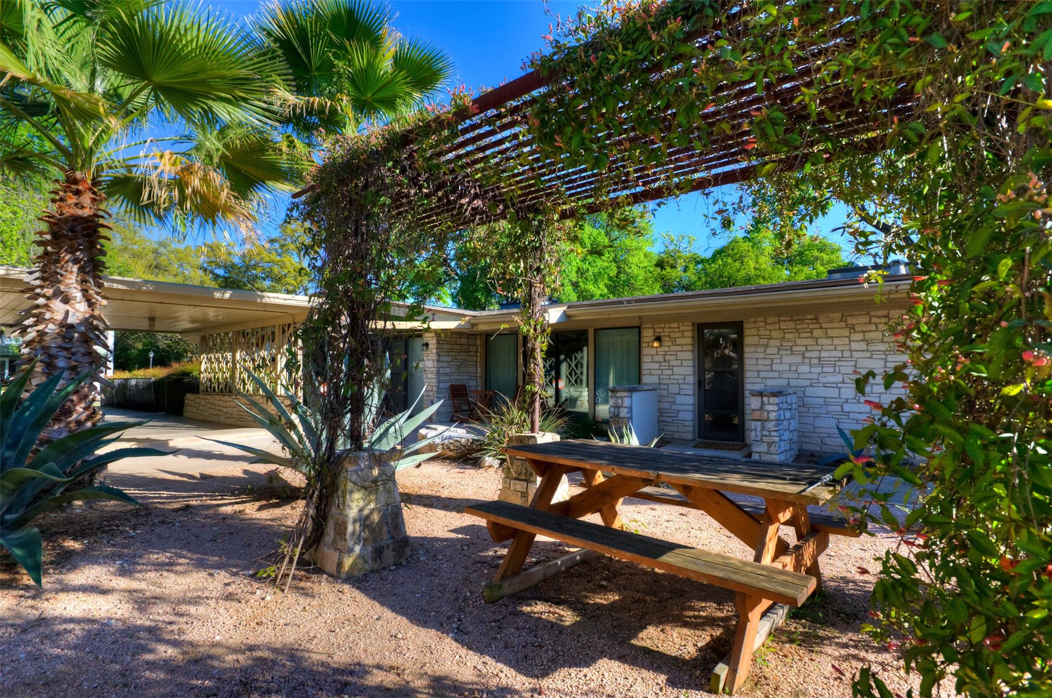 2400 Jarratt Ave # B, Austin, TX 78703