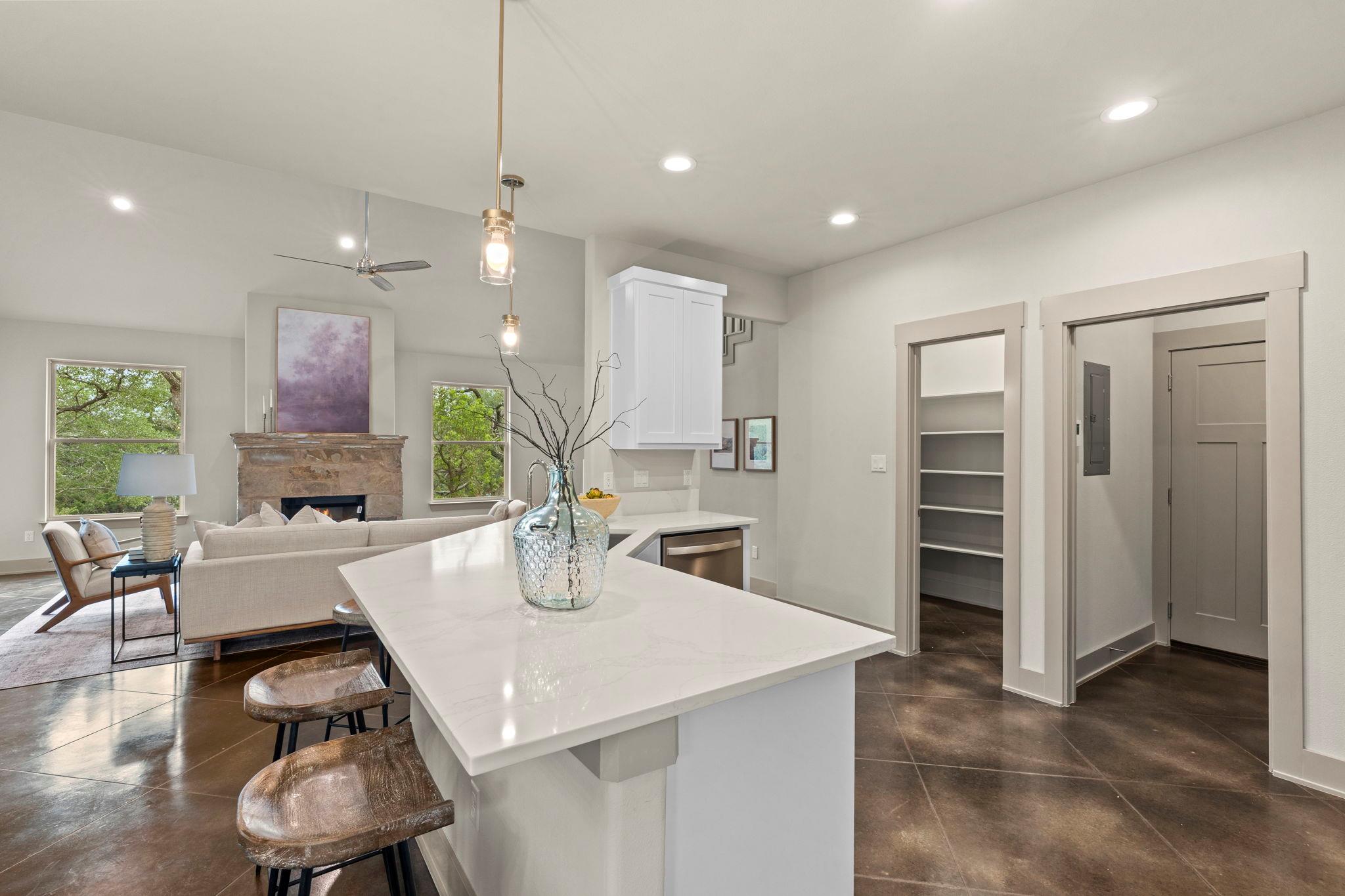 112 Twin Creek Cir, Dripping Springs, TX 78620