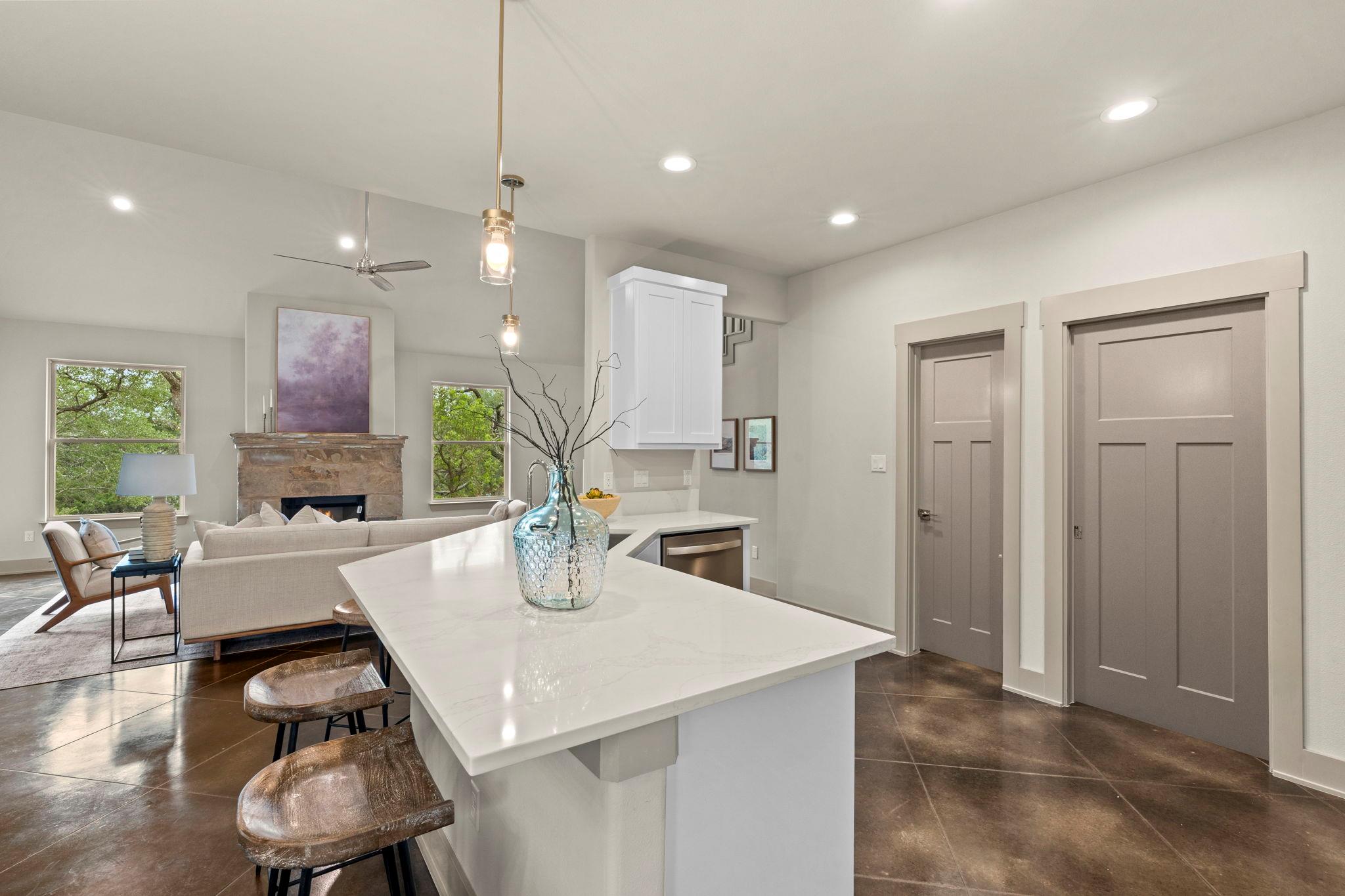 112 Twin Creek Cir, Dripping Springs, TX 78620