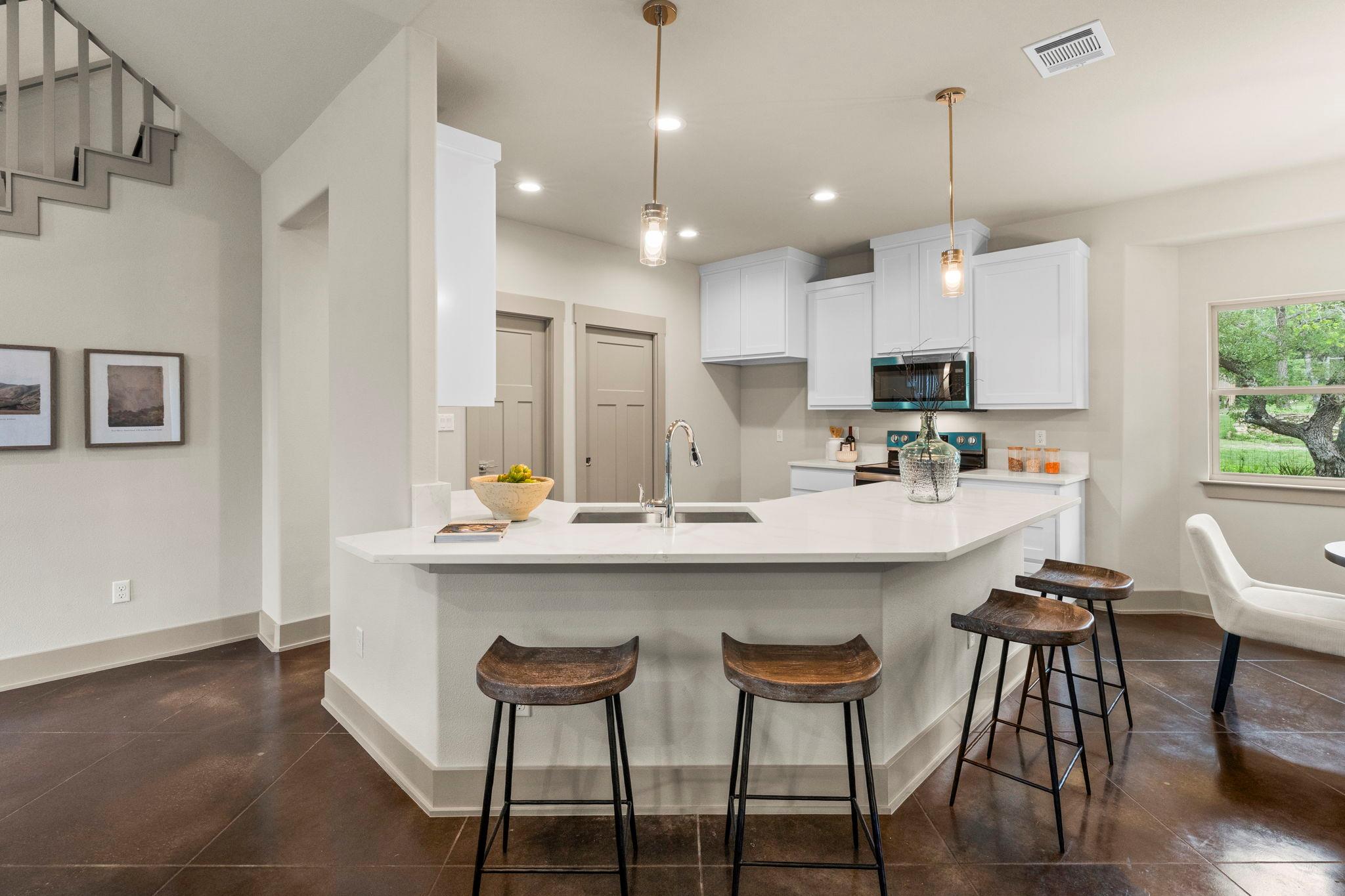 112 Twin Creek Cir, Dripping Springs, TX 78620