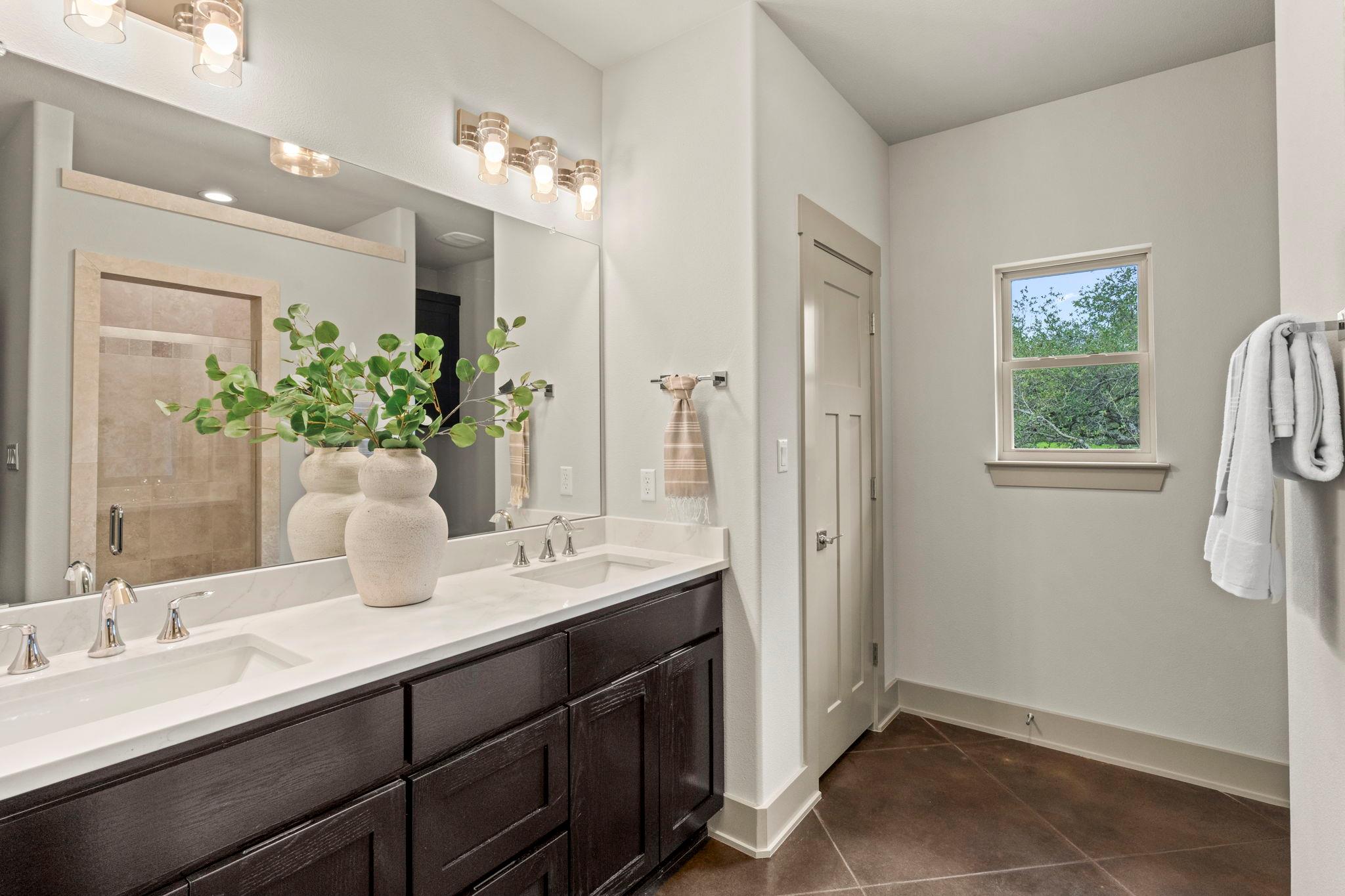 112 Twin Creek Cir, Dripping Springs, TX 78620