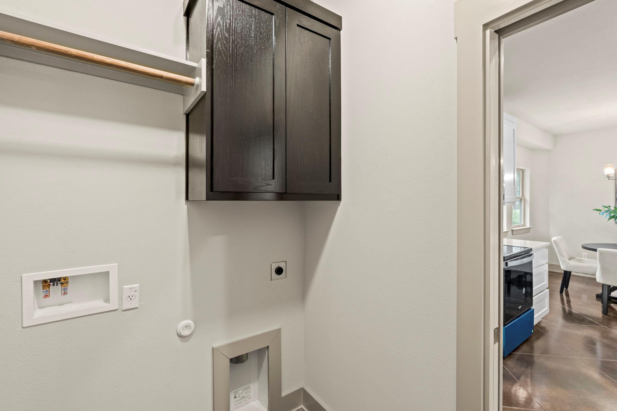 112 Twin Creek Cir, Dripping Springs, TX 78620