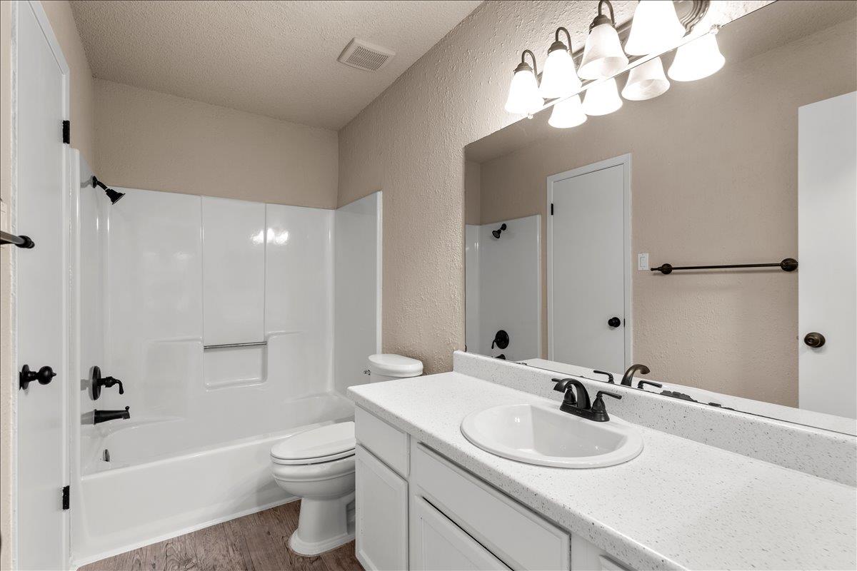 16900 Village Oak Loop, Austin, TX 78717