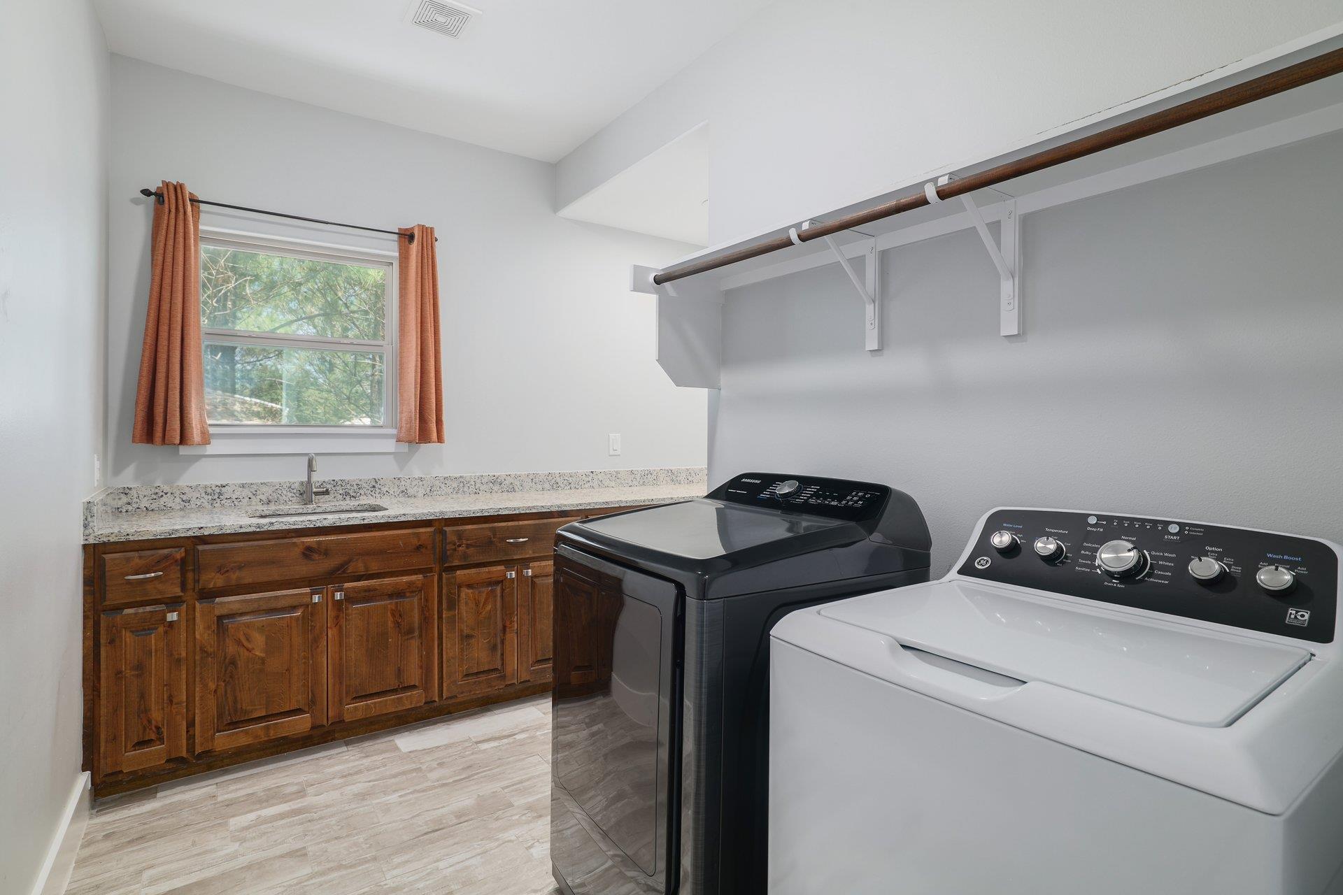 258 County Rd, Bastrop, TX 78602