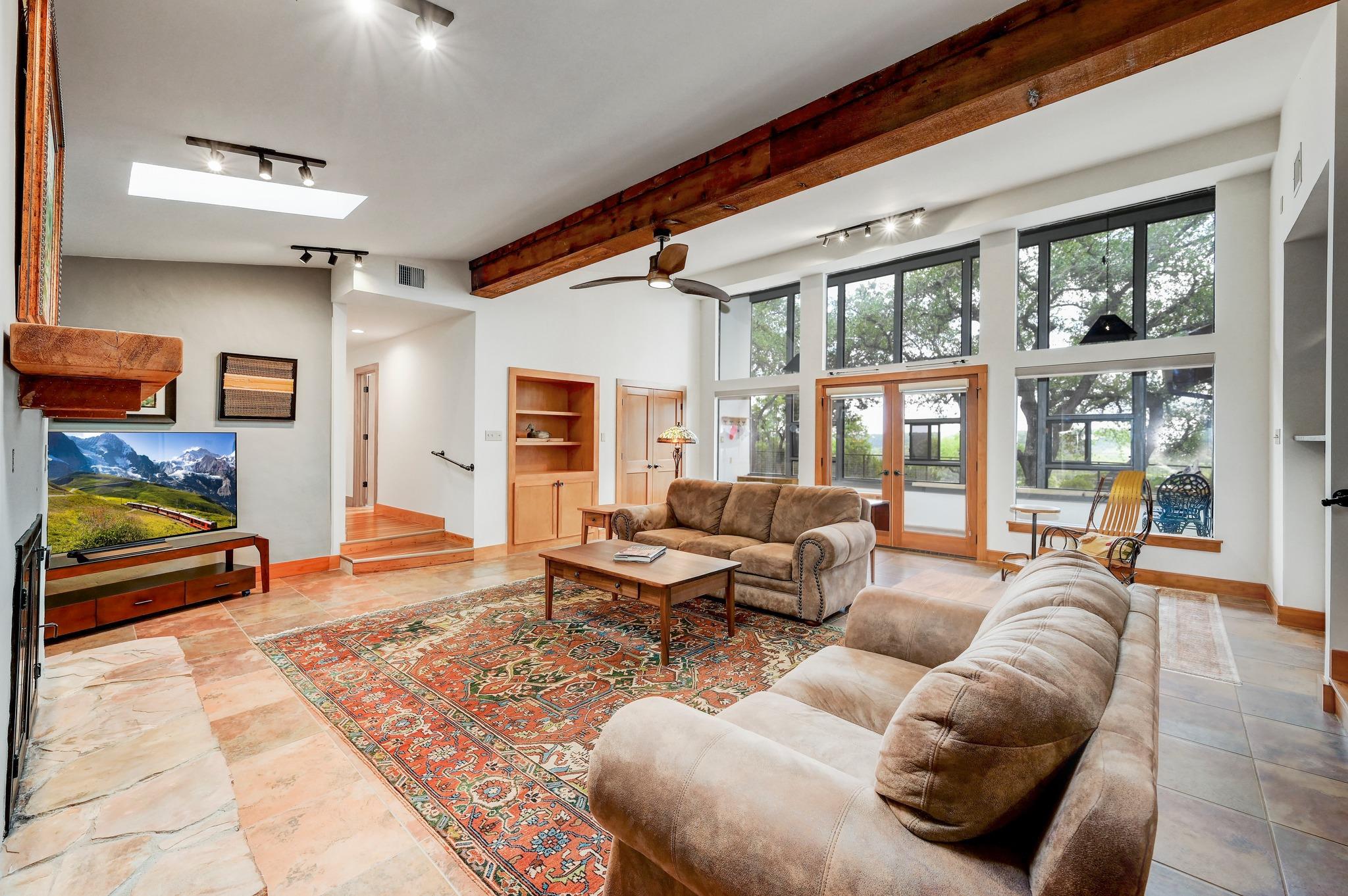 307 Mesa Dr, Wimberley, TX 78676