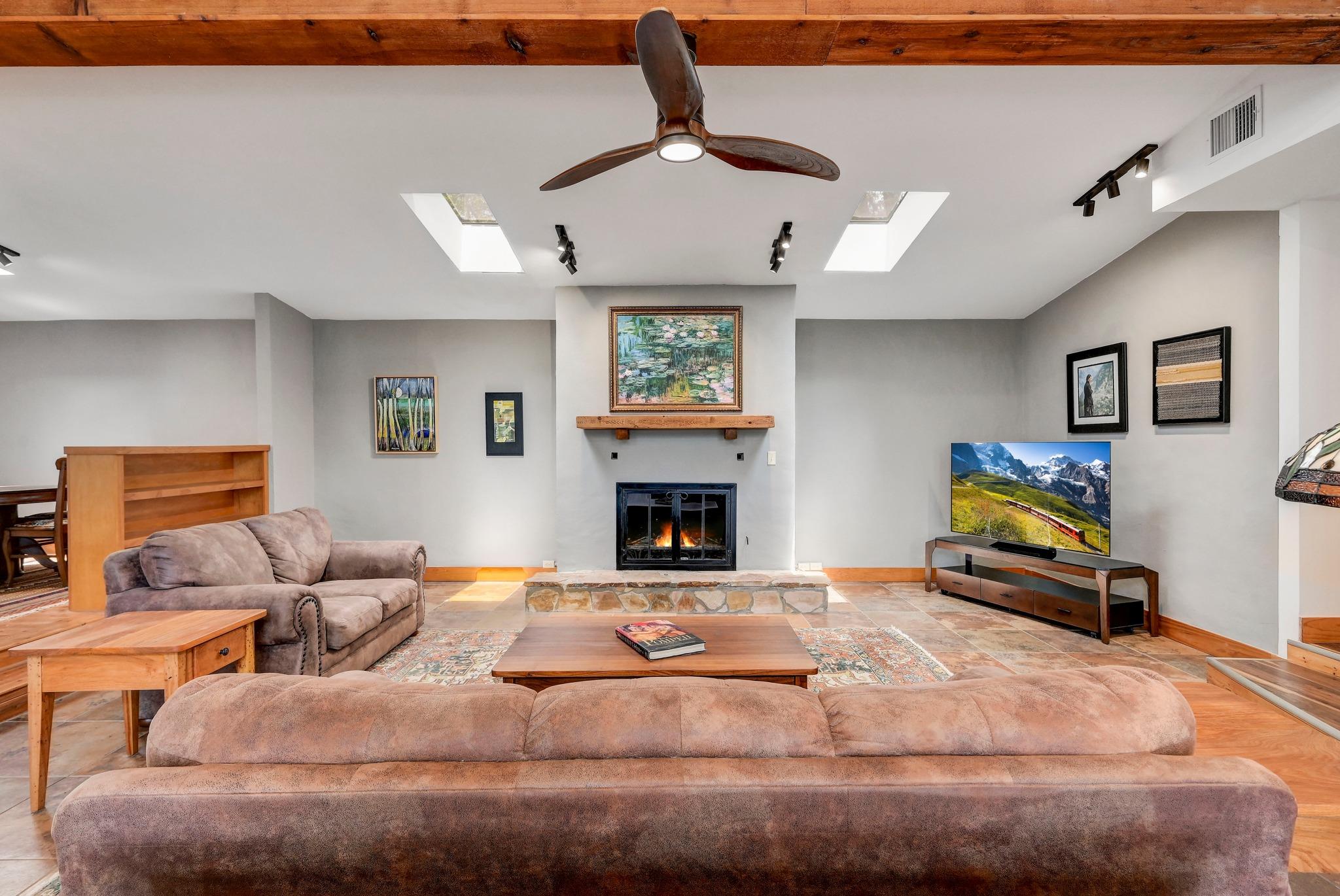 307 Mesa Dr, Wimberley, TX 78676