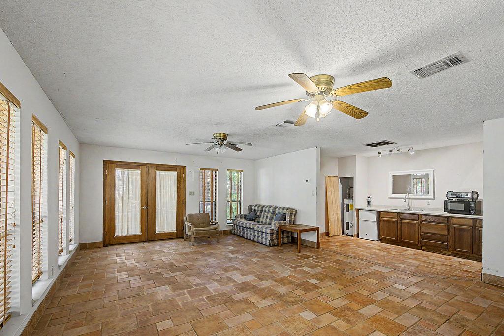 25 Shady Grove Ln, Wimberley, TX 78676