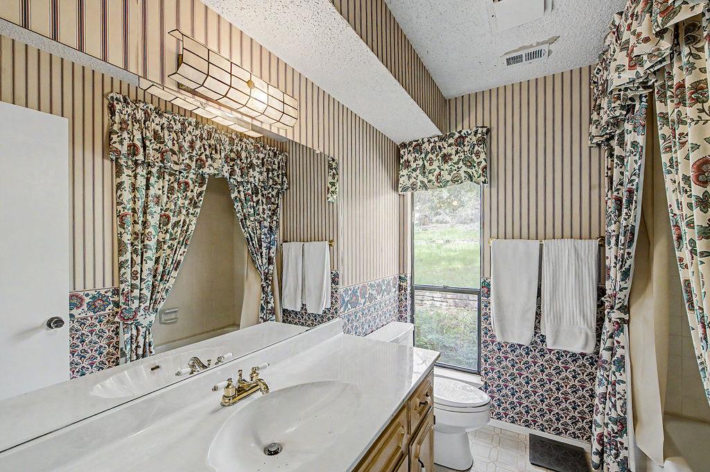 25 Shady Grove Ln, Wimberley, TX 78676