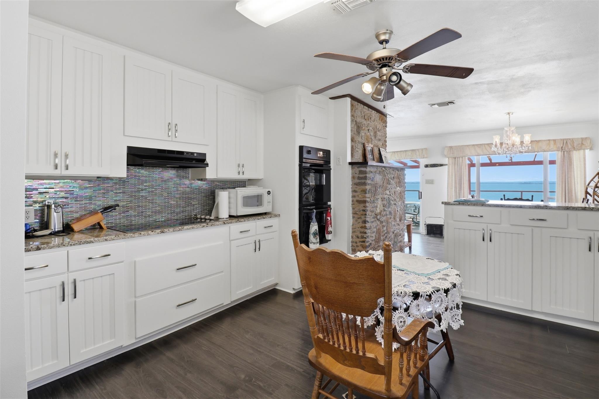 919 Lakeshore Loop, Tow, TX 78672