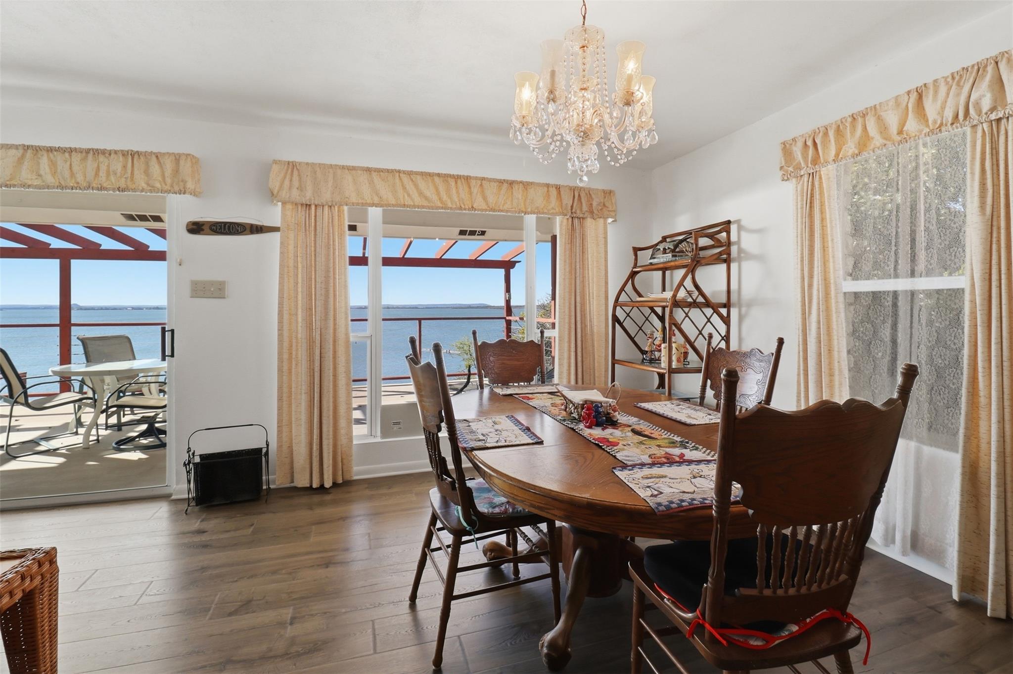 919 Lakeshore Loop, Tow, TX 78672