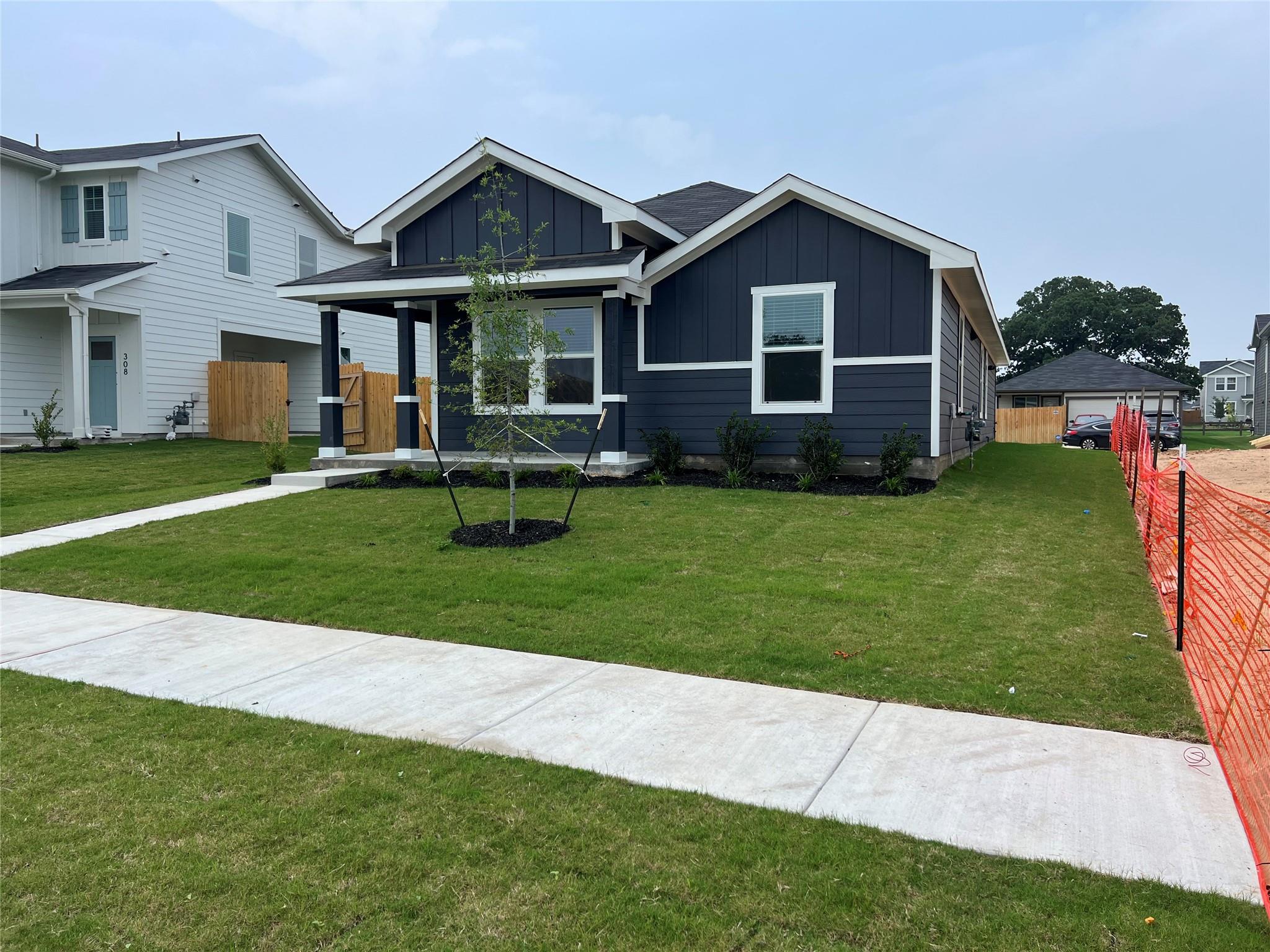 306 Constanza Trl, Bastrop, TX 78602