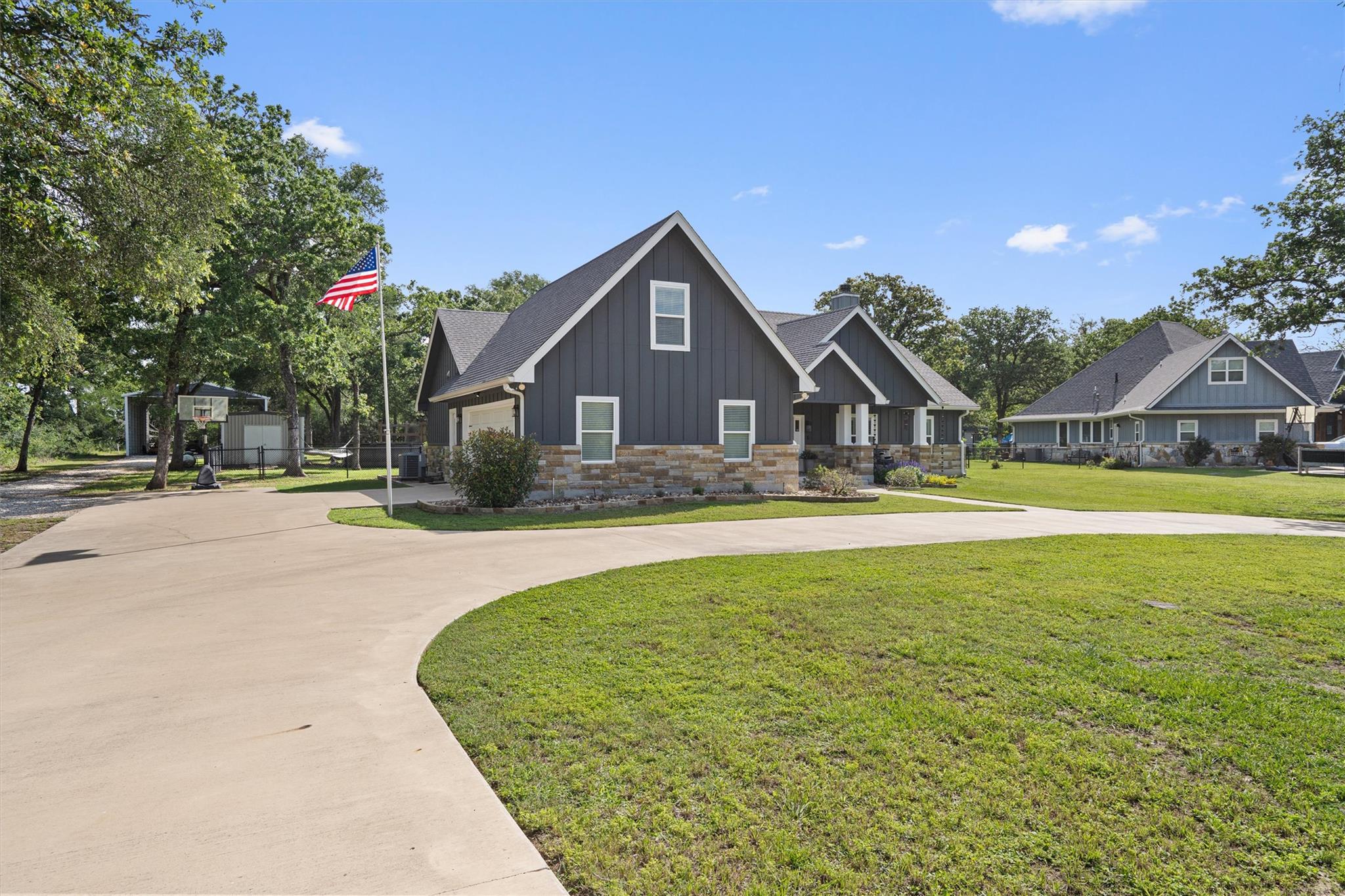 136 Fawn Holw, Elgin, TX 78621