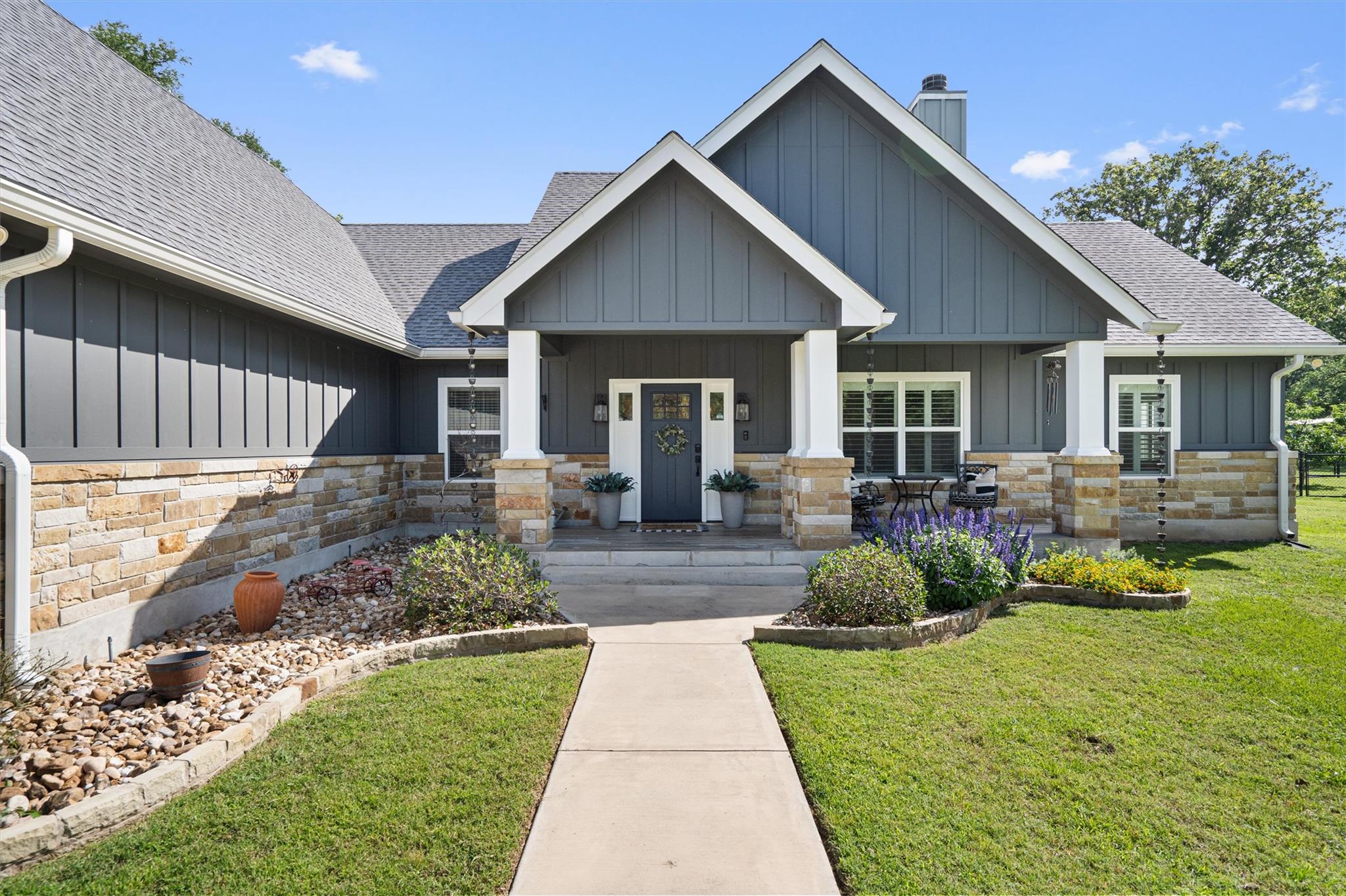 136 Fawn Holw, Elgin, TX 78621