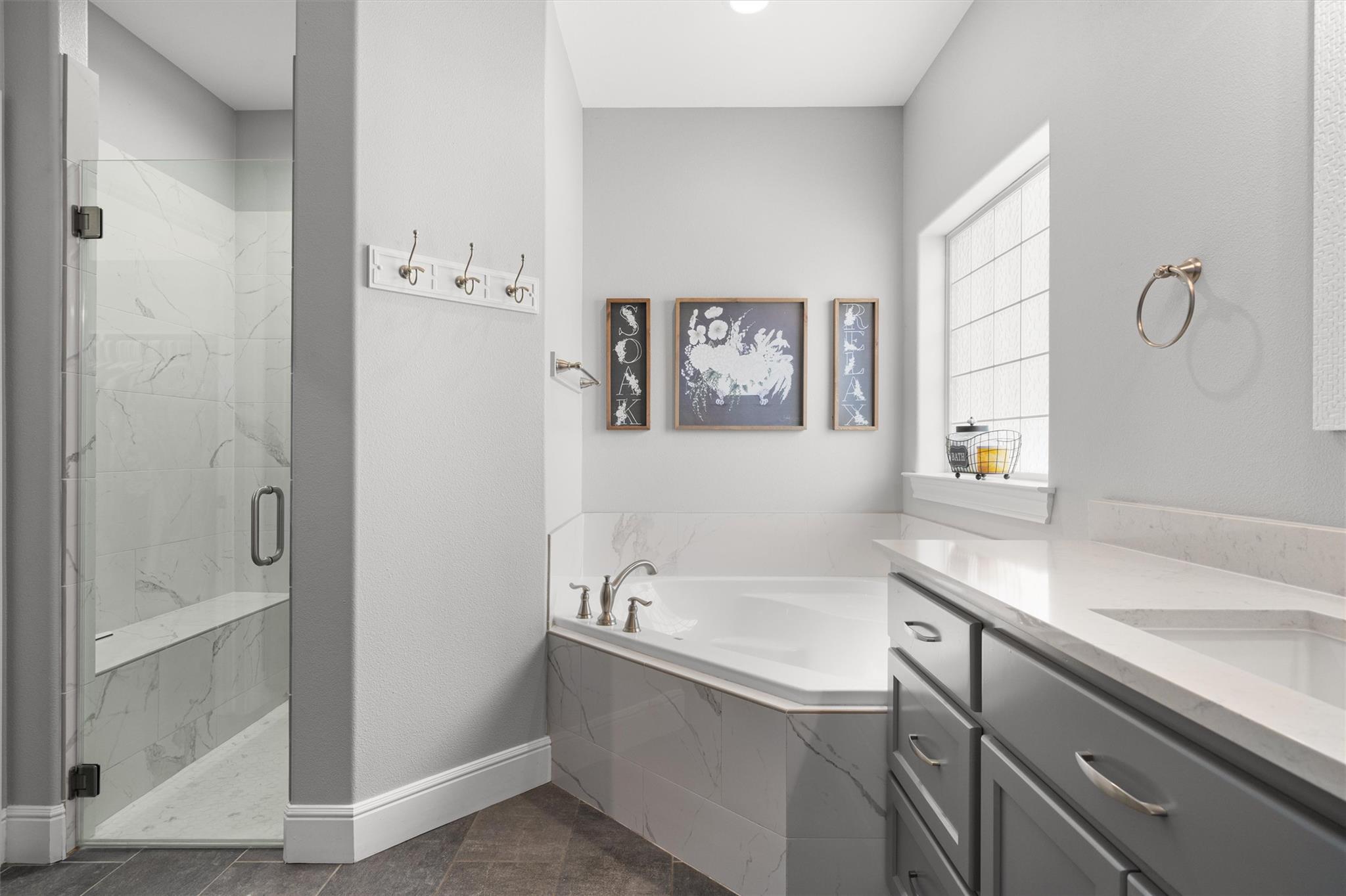 136 Fawn Holw, Elgin, TX 78621