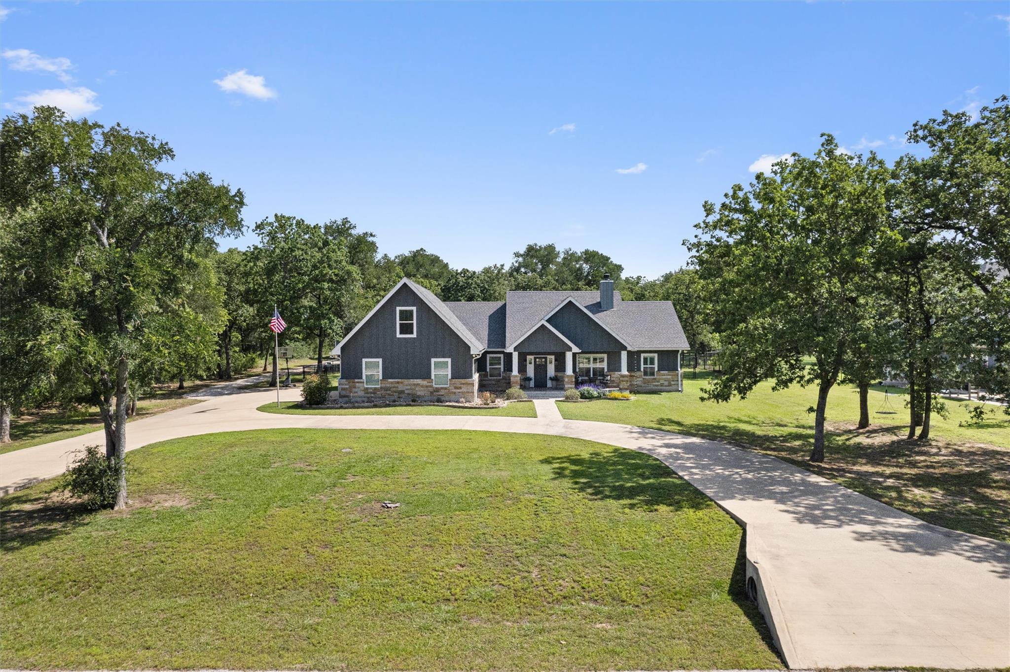 136 Fawn Holw, Elgin, TX 78621