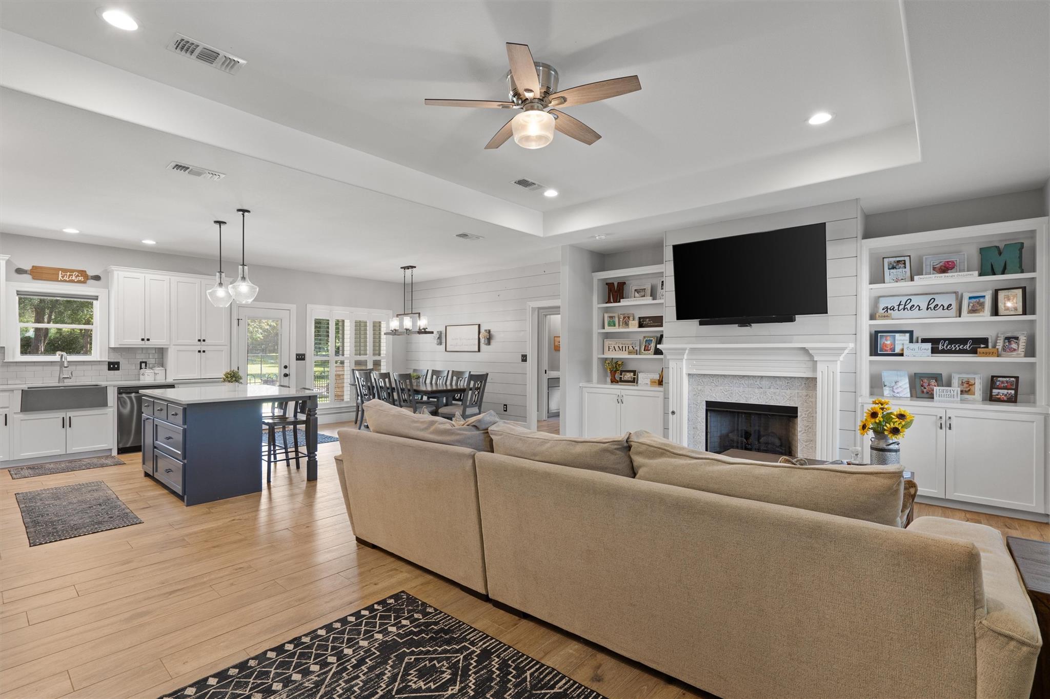 136 Fawn Holw, Elgin, TX 78621
