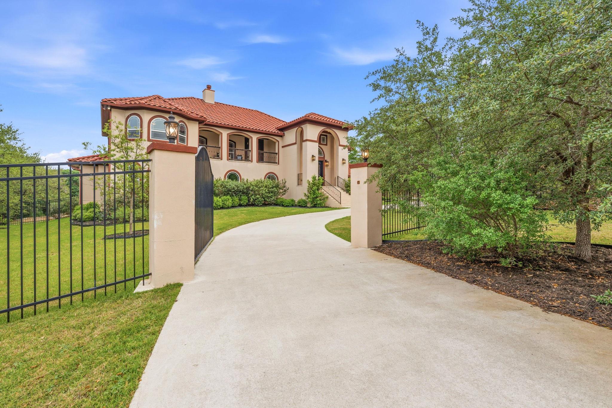 427 Bella Montagna Cir, Austin, TX 78734