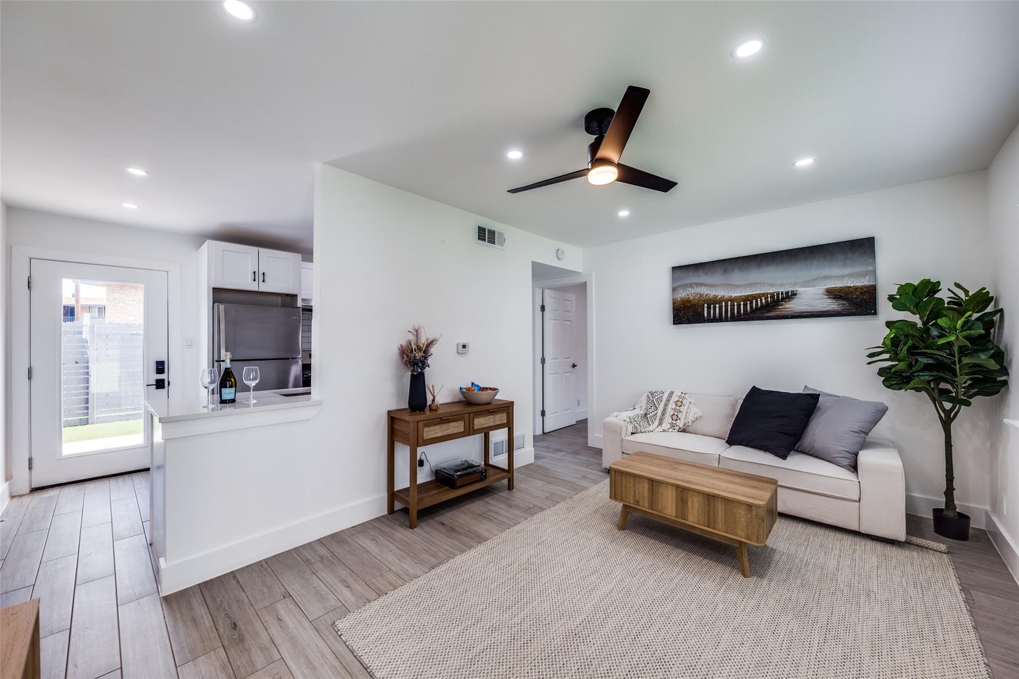 1200 E 52nd St # 209, Austin, TX 78723