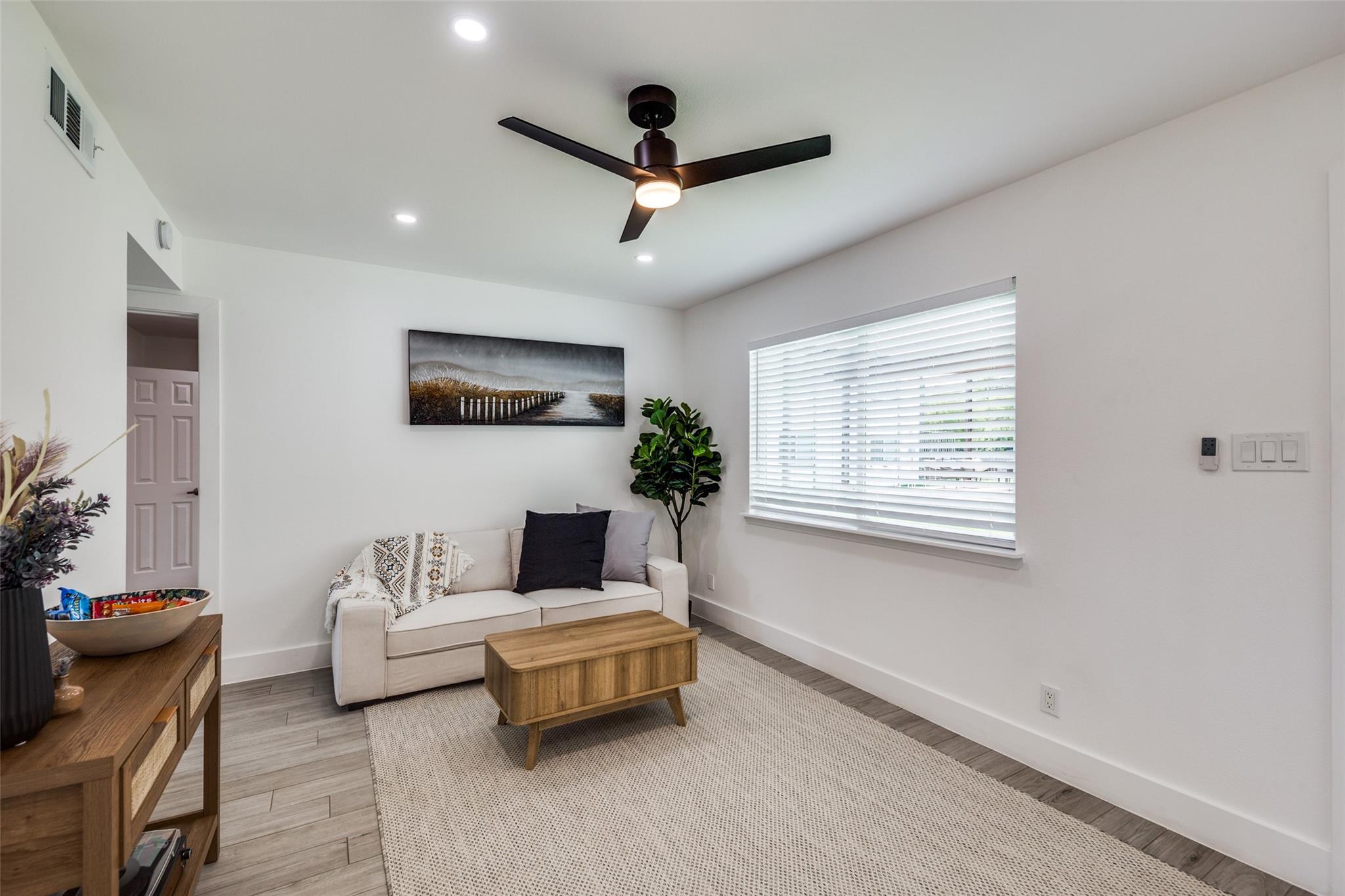 1200 E 52nd St # 209, Austin, TX 78723
