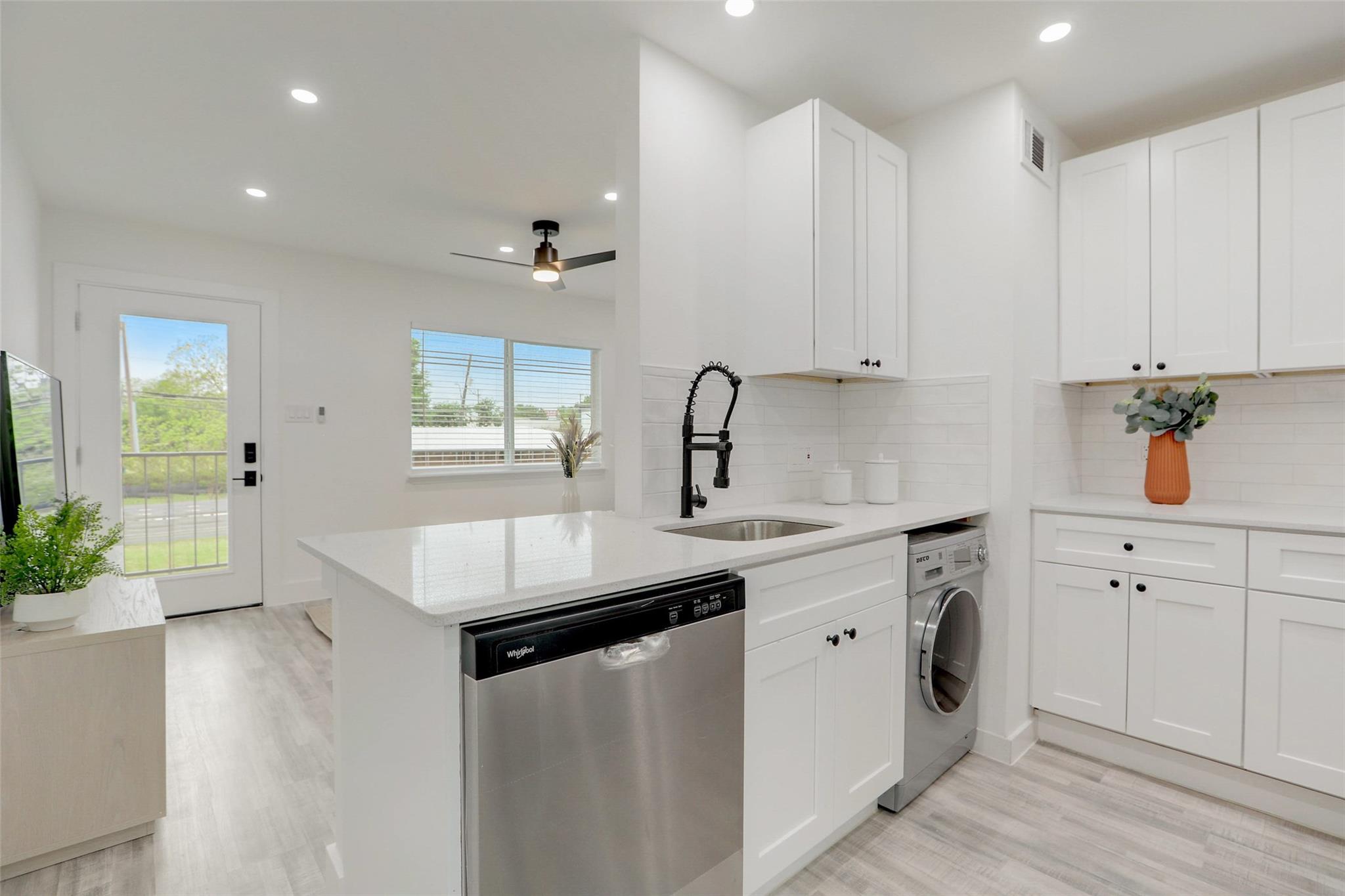 1200 E 52nd St # 209, Austin, TX 78723