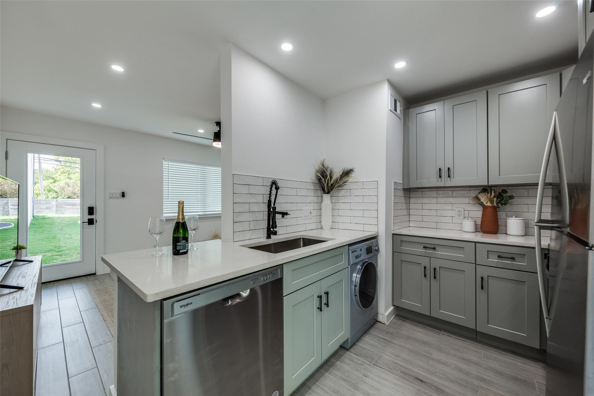 1200 E 52nd St # 209, Austin, TX 78723