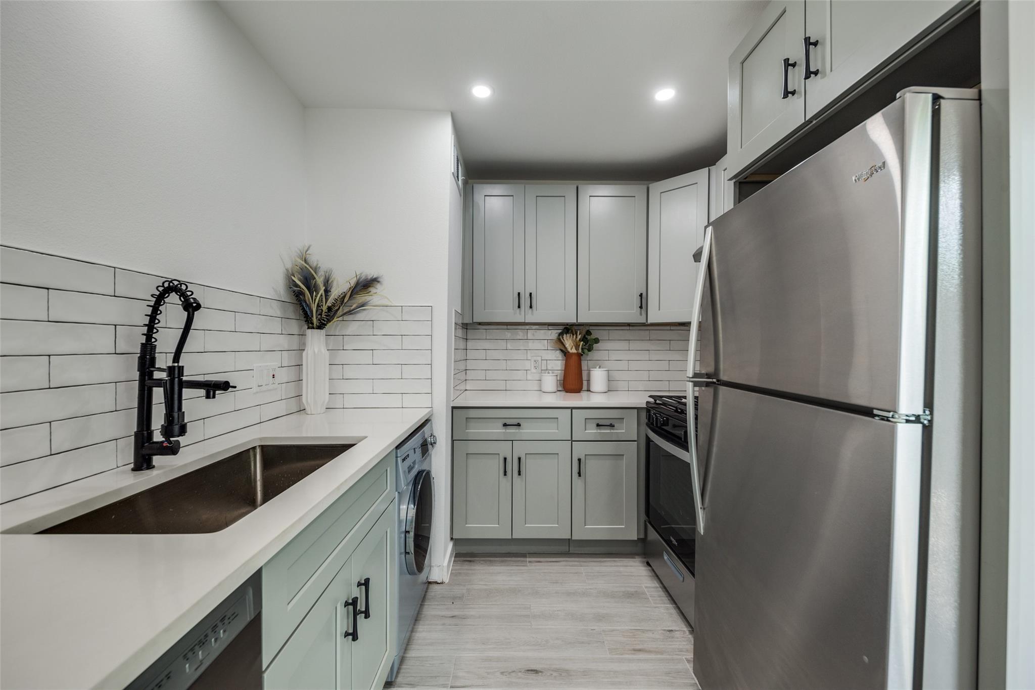 1200 E 52nd St # 209, Austin, TX 78723