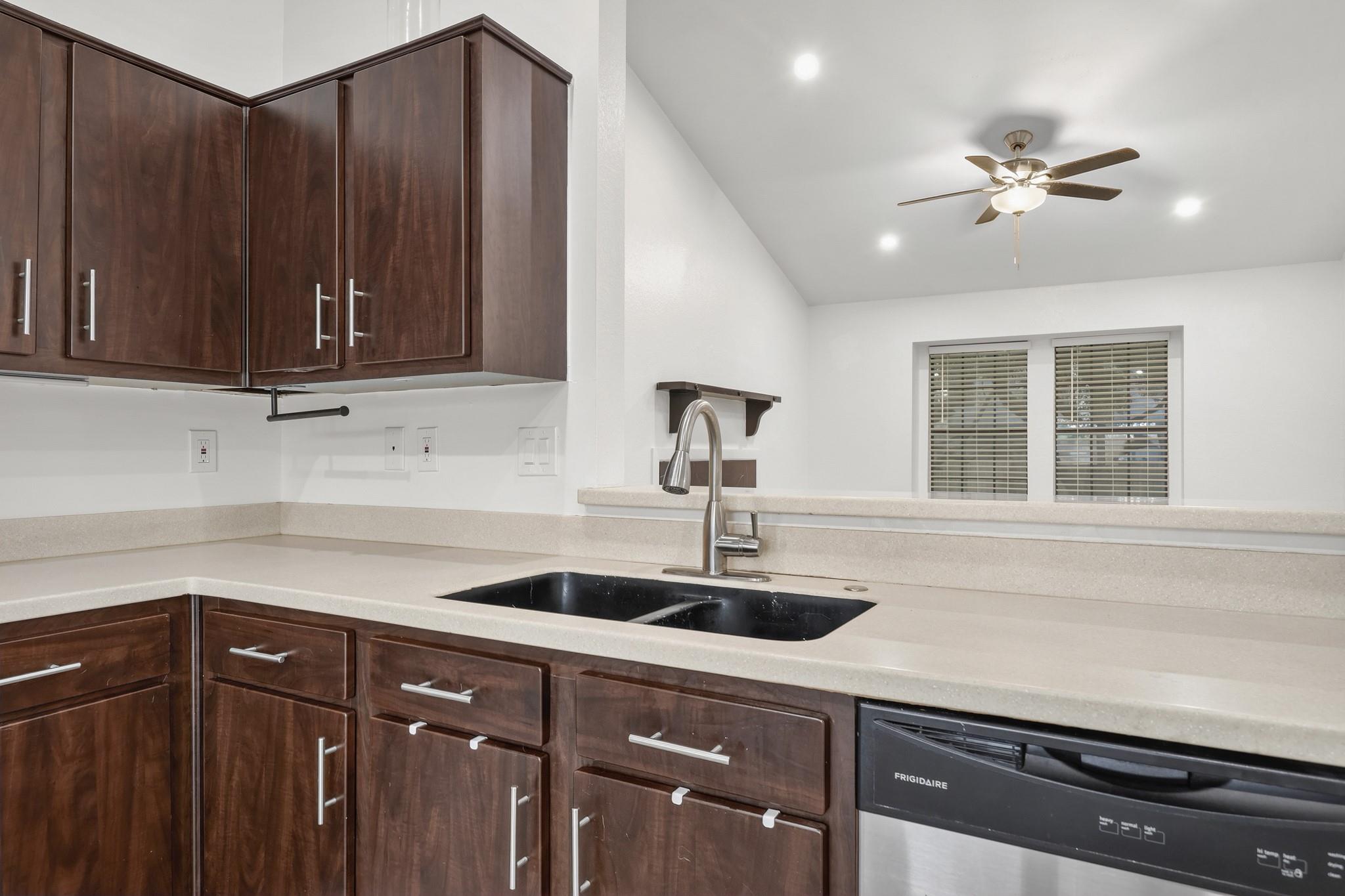 1411 Gracy Farms Ln # 73, Austin, TX 78758