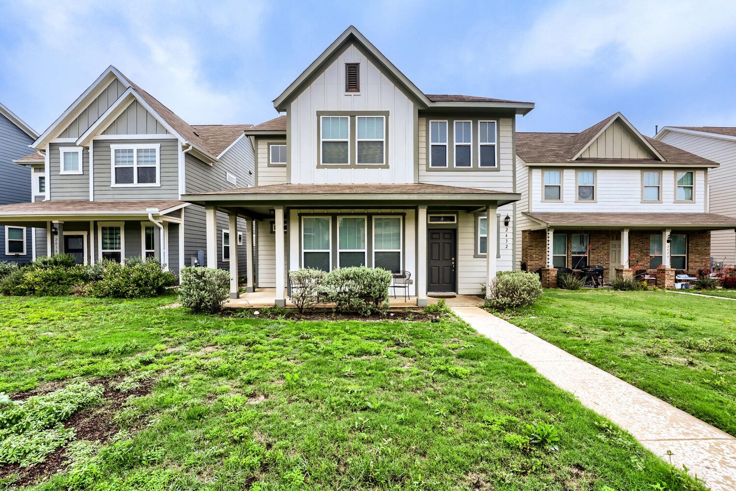 2432 Berryville Ln, Leander, TX 78641