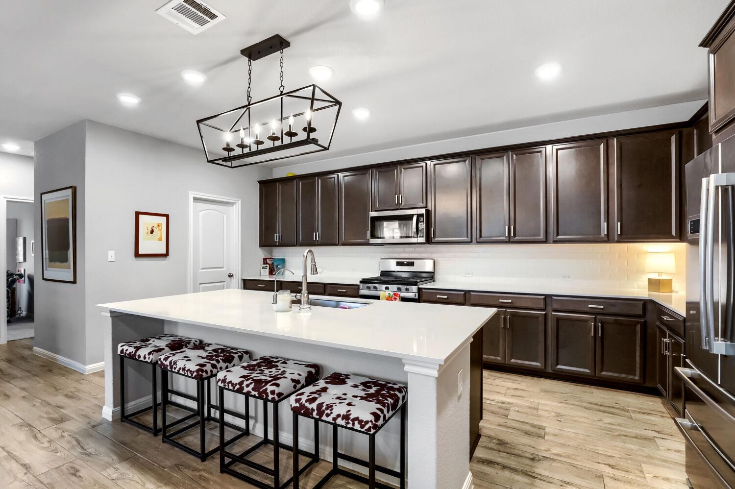 2432 Berryville Ln, Leander, TX 78641