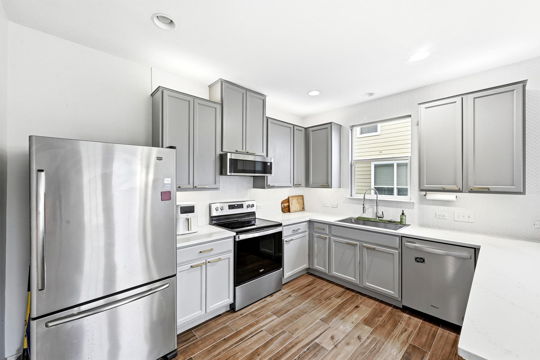 330 Gina Dr, Kyle, TX 78640