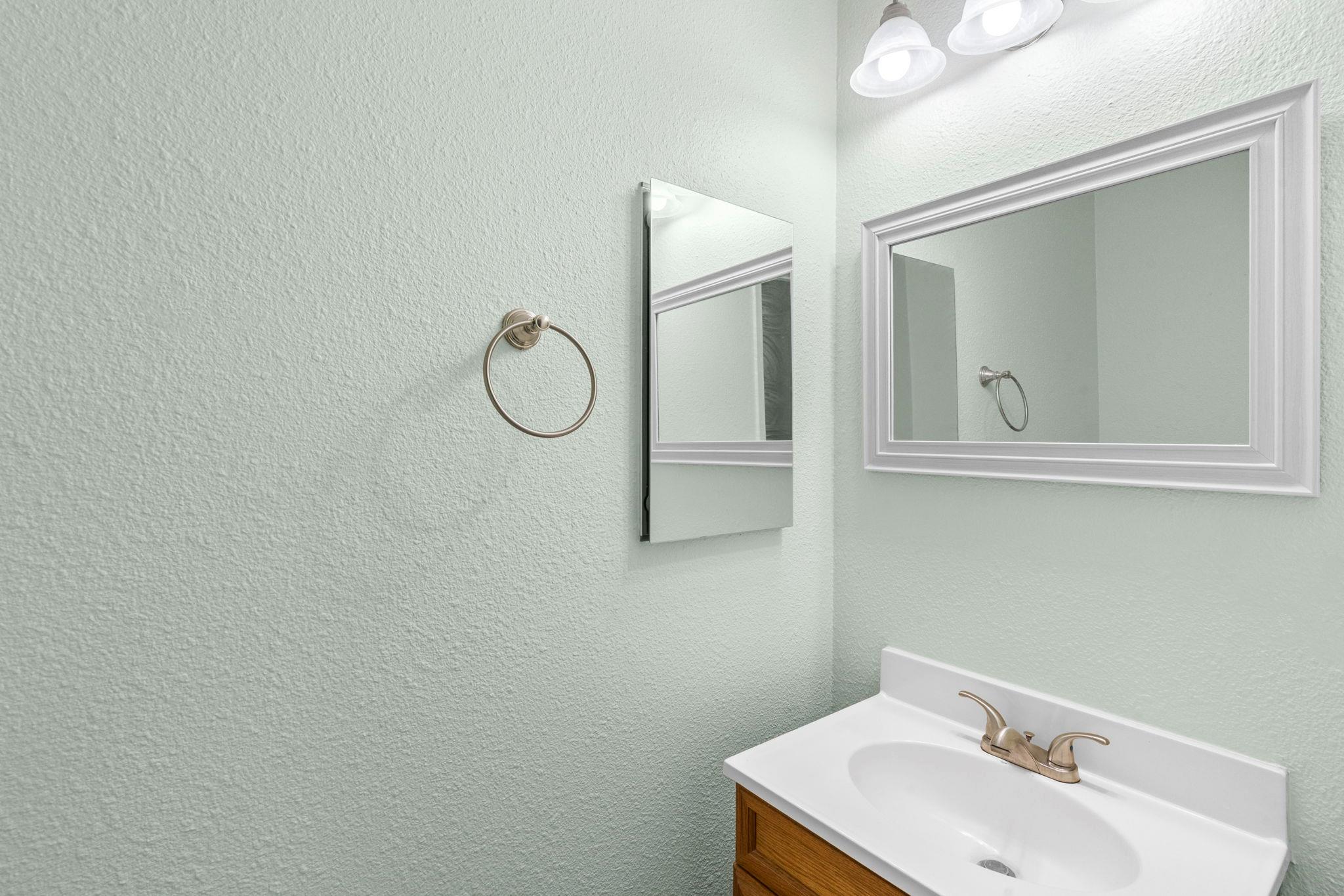 903 Mimosa Dr, Lockhart, TX 78644