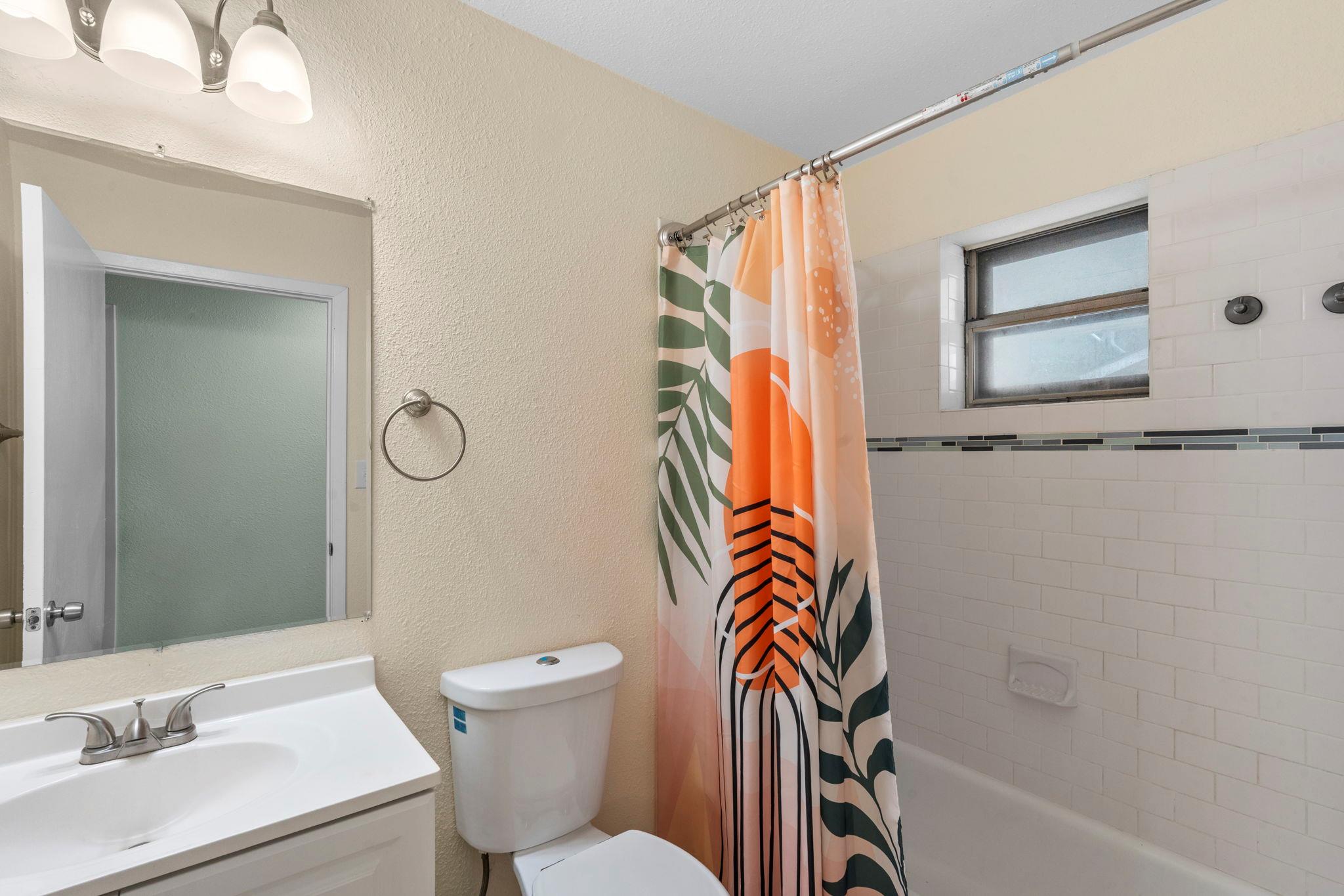 903 Mimosa Dr, Lockhart, TX 78644