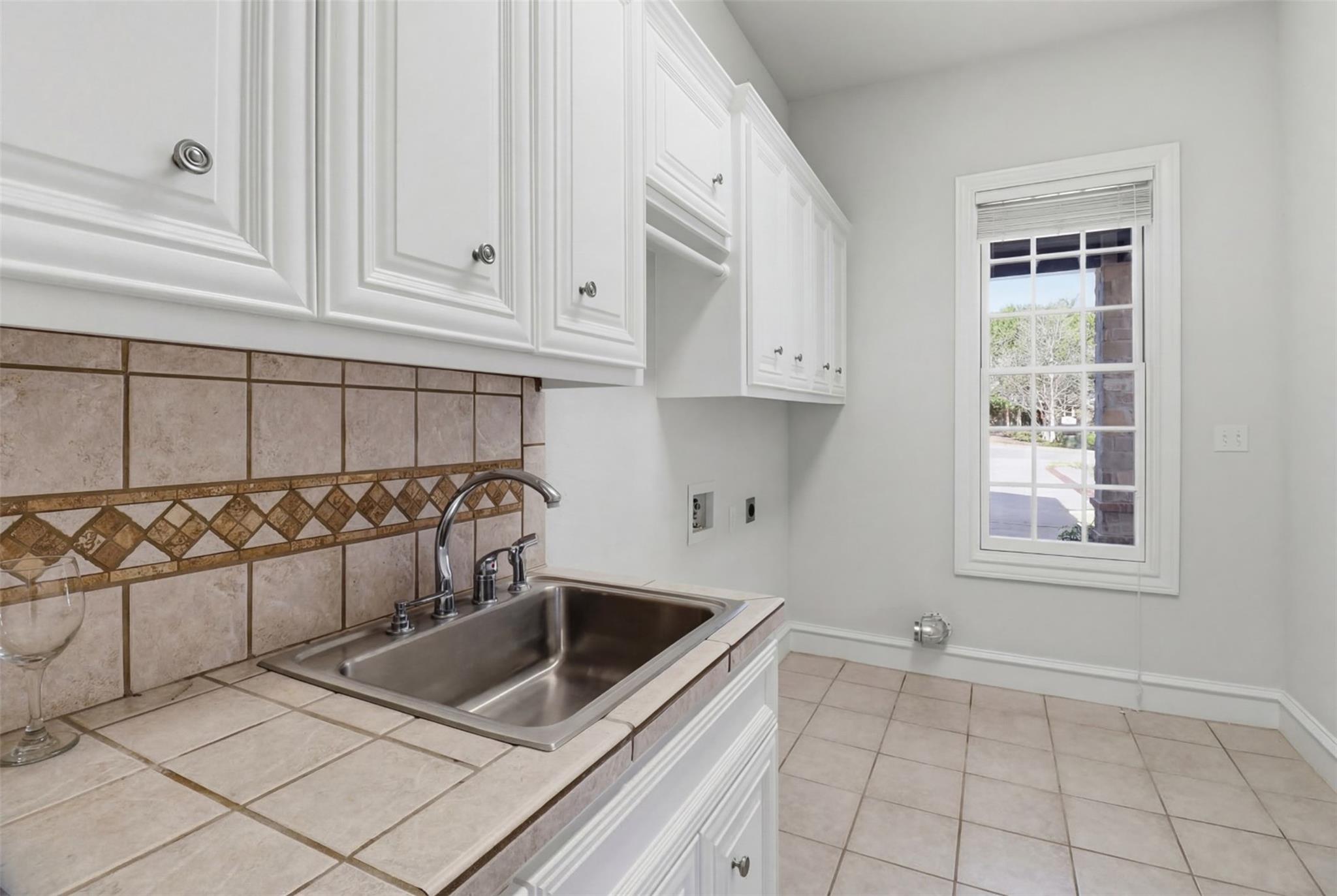 1071 Escalar Dr, Buchanan Dam, TX 78609
