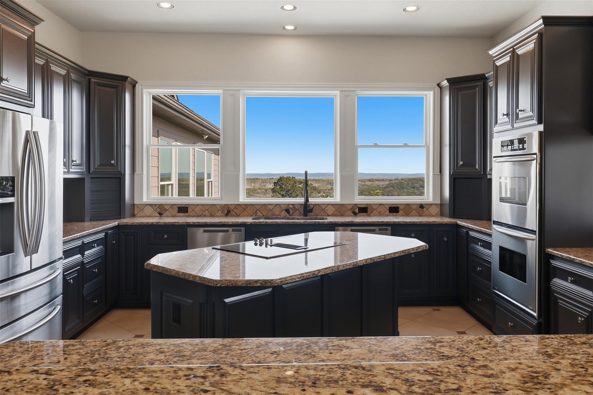 1071 Escalar Dr, Buchanan Dam, TX 78609