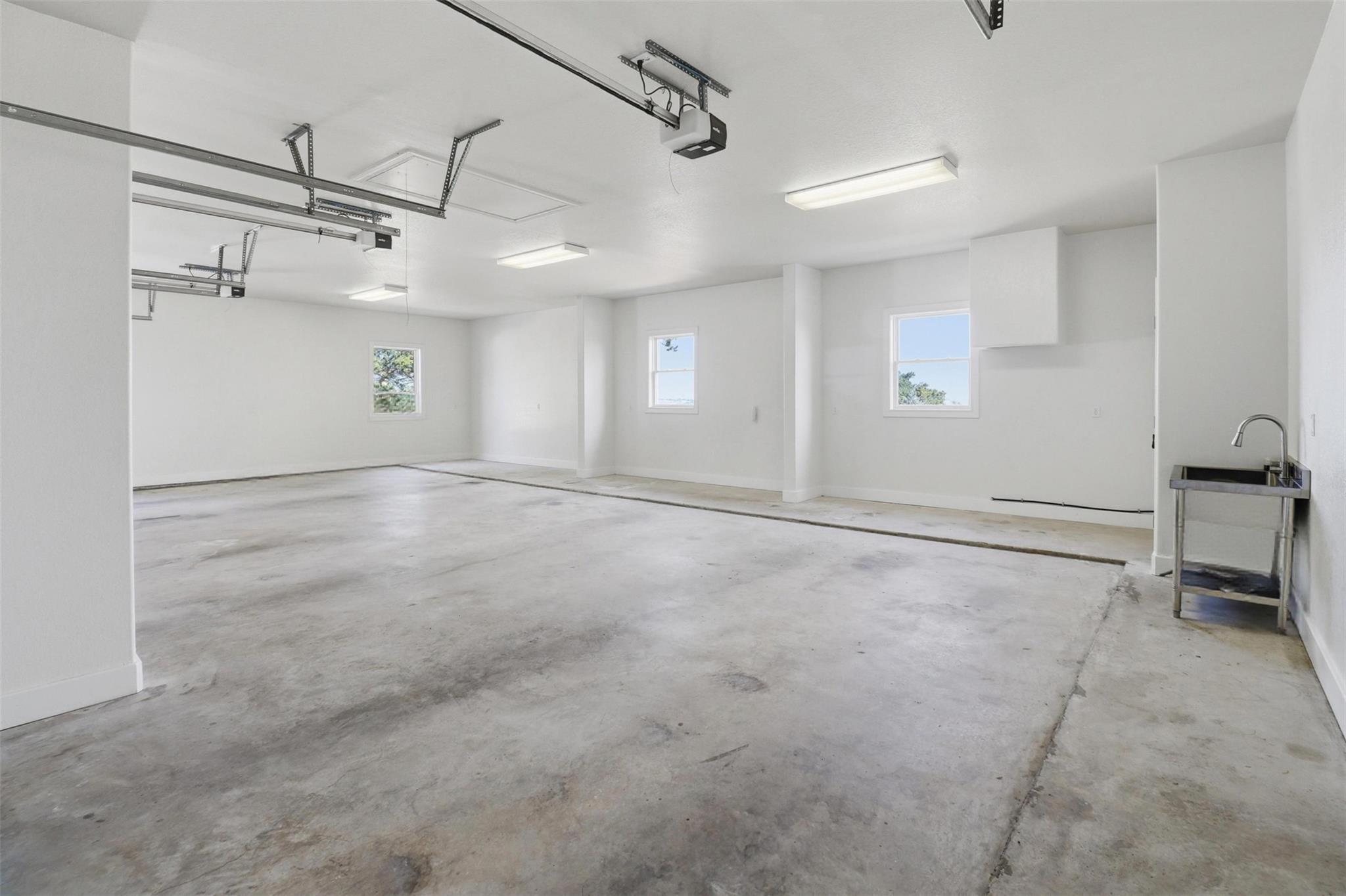 1071 Escalar Dr, Buchanan Dam, TX 78609