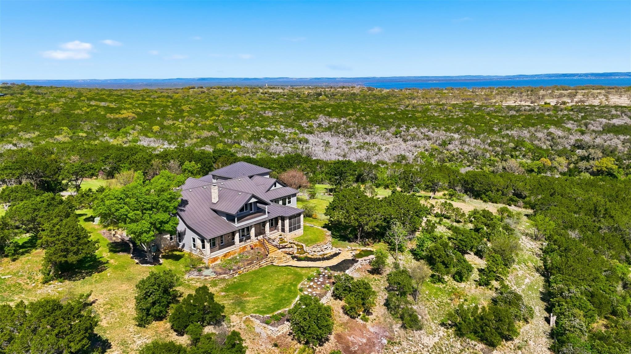 1071 Escalar Dr, Buchanan Dam, TX 78609