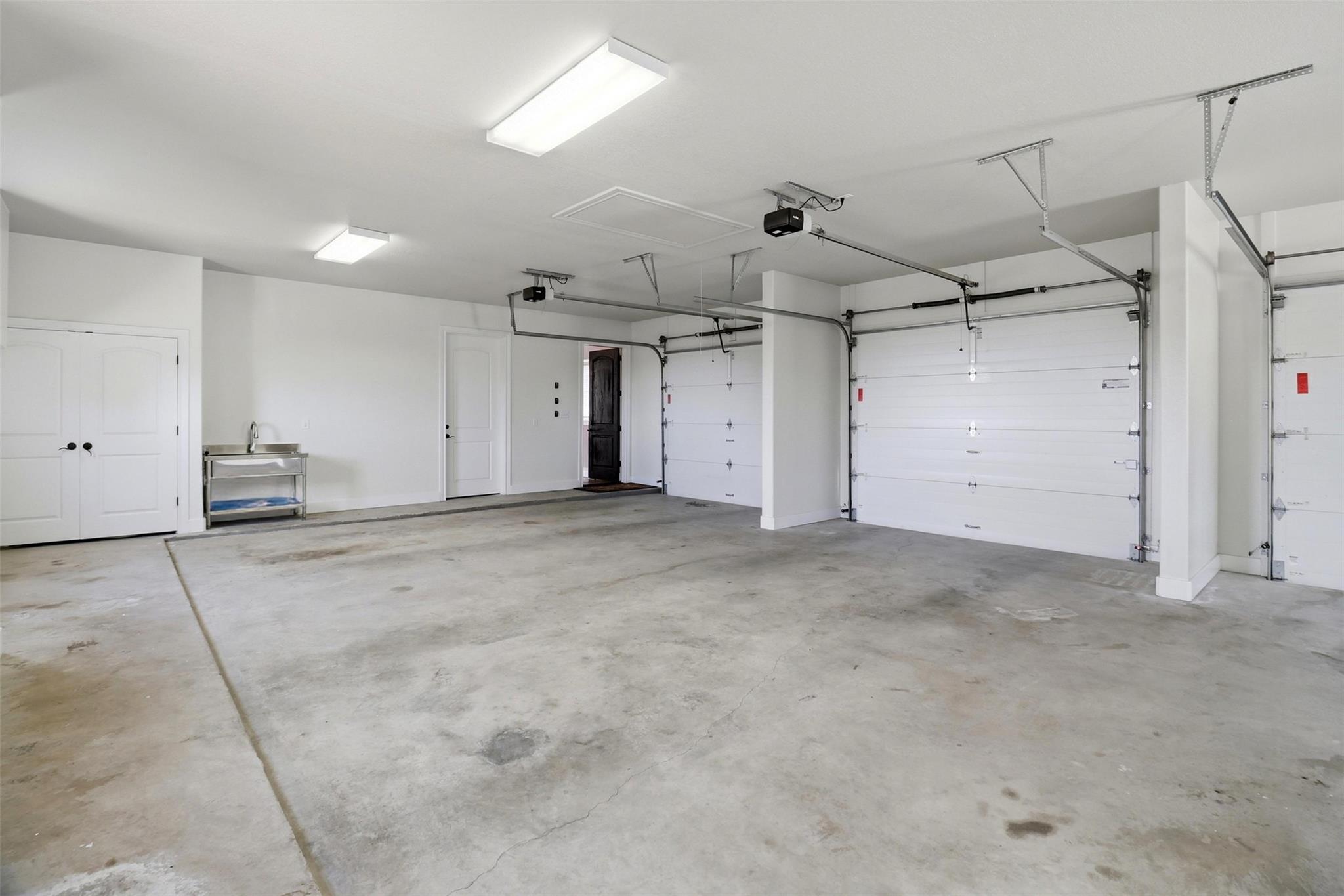 1071 Escalar Dr, Buchanan Dam, TX 78609