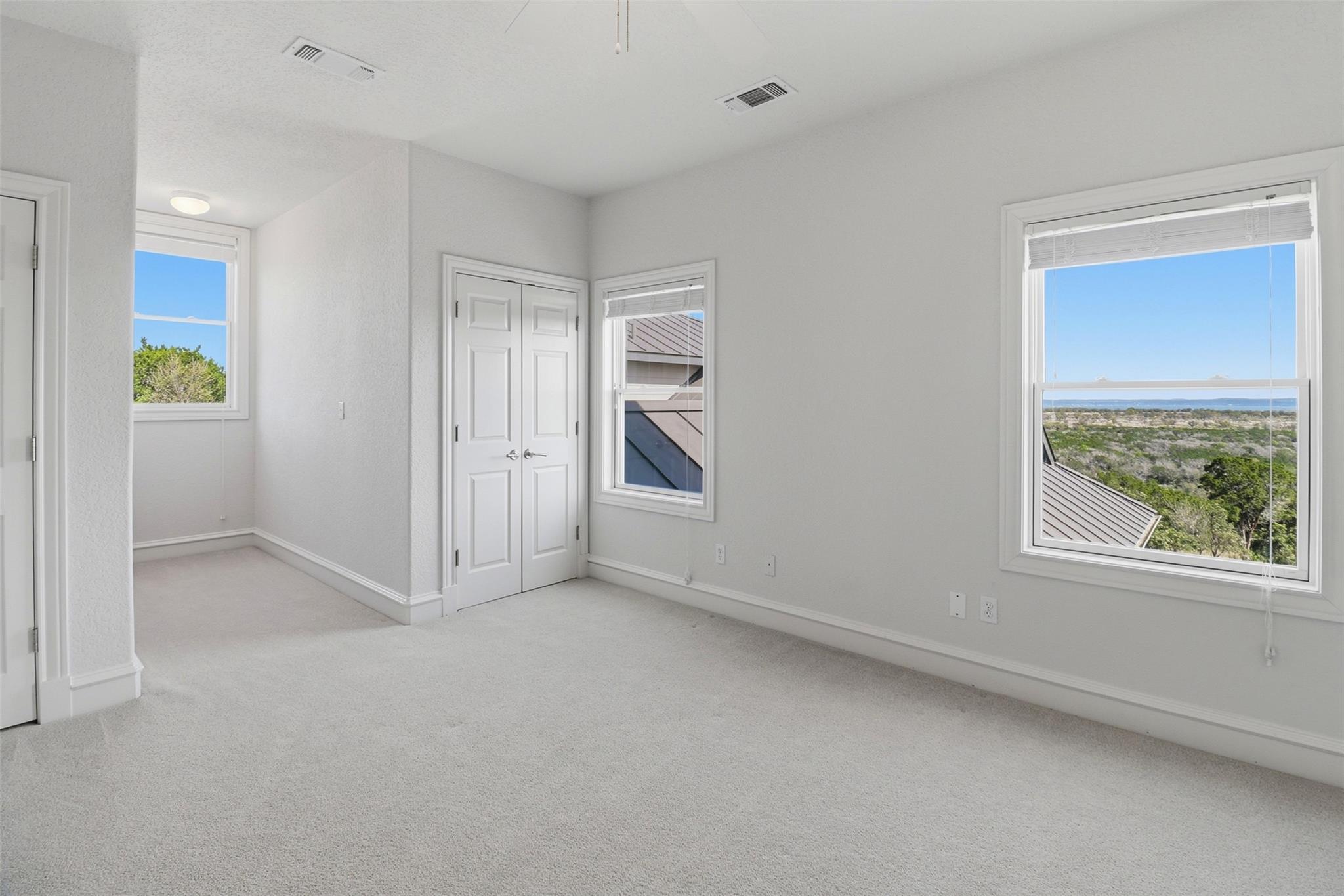 1071 Escalar Dr, Buchanan Dam, TX 78609