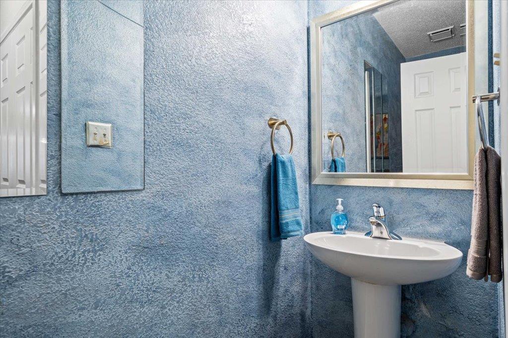 8408 Glen Canyon Dr, Round Rock, TX 78681